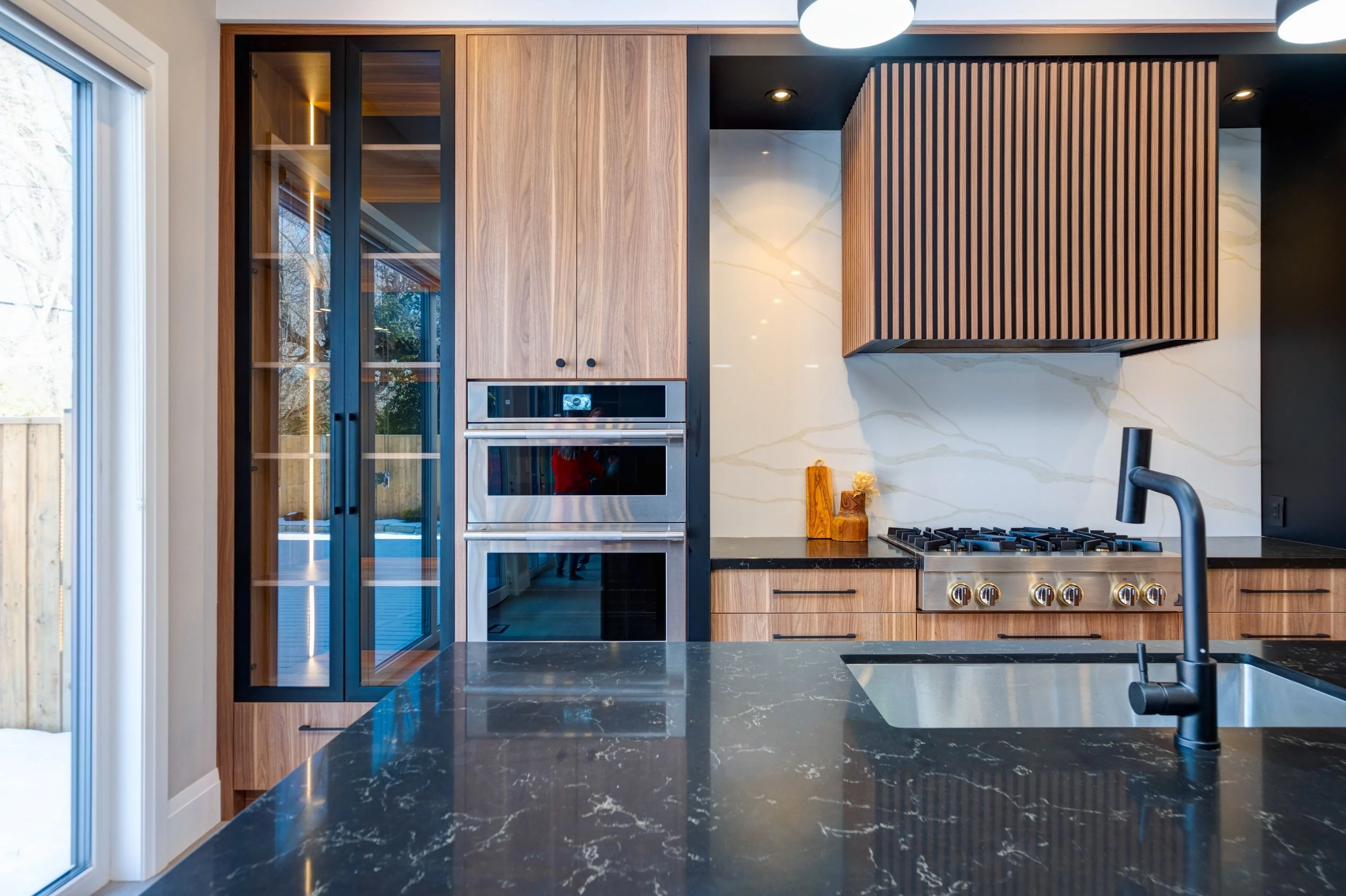 Kitchen Photo 2.jpeg