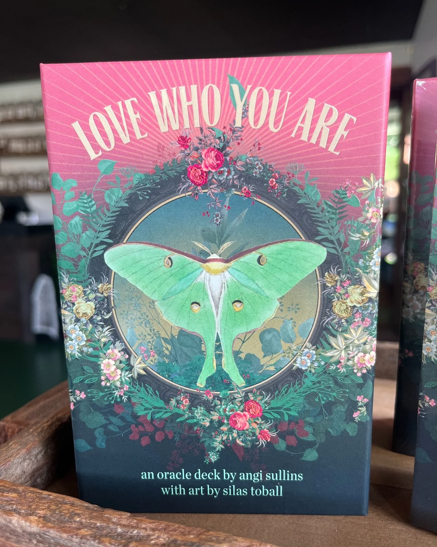 ✨ Remember who you were before the world told you who you should be ✨ 

This deck is your companion on the journey to radiant self worth and confidence. Let the 44 cards and the musings of the 116 page book be the voice that calls you back&hellip; ✨
