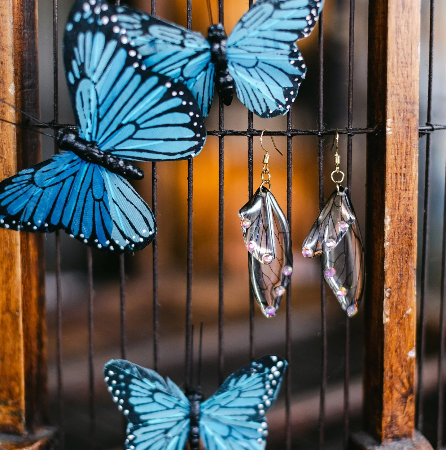 ✨Summer Fairy Earrings ✨🧚

Visit us today 12-5pm! Closed tomorrow for the 4th of July ✨ 

Then we will re-open Saturday 12-5pm!✨

#fairy #earrings #fairywing #cottagecore #magical #plantmagic #jewelry #pretty #shopsmall #shoplocal #columbusga #colum