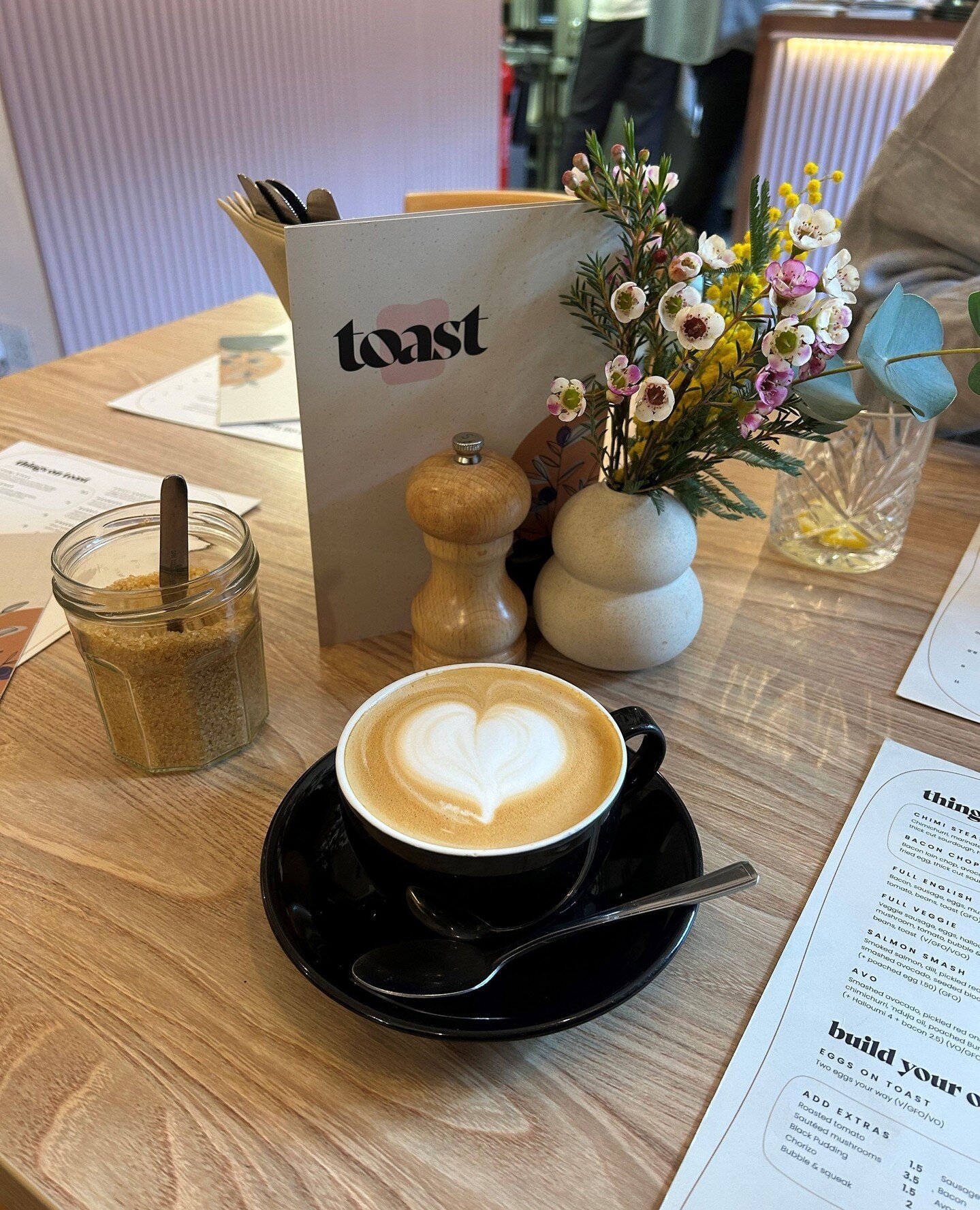 We're still dreaming of this delicious brunch from @toaststa! 😍 The menu boasts a perfect mix of sweet and savoury - not forgetting the tasty drinks too - creating the perfect spot for some daytime fun! 🥂 ⁠
⁠
If you haven't already been, Toast is a