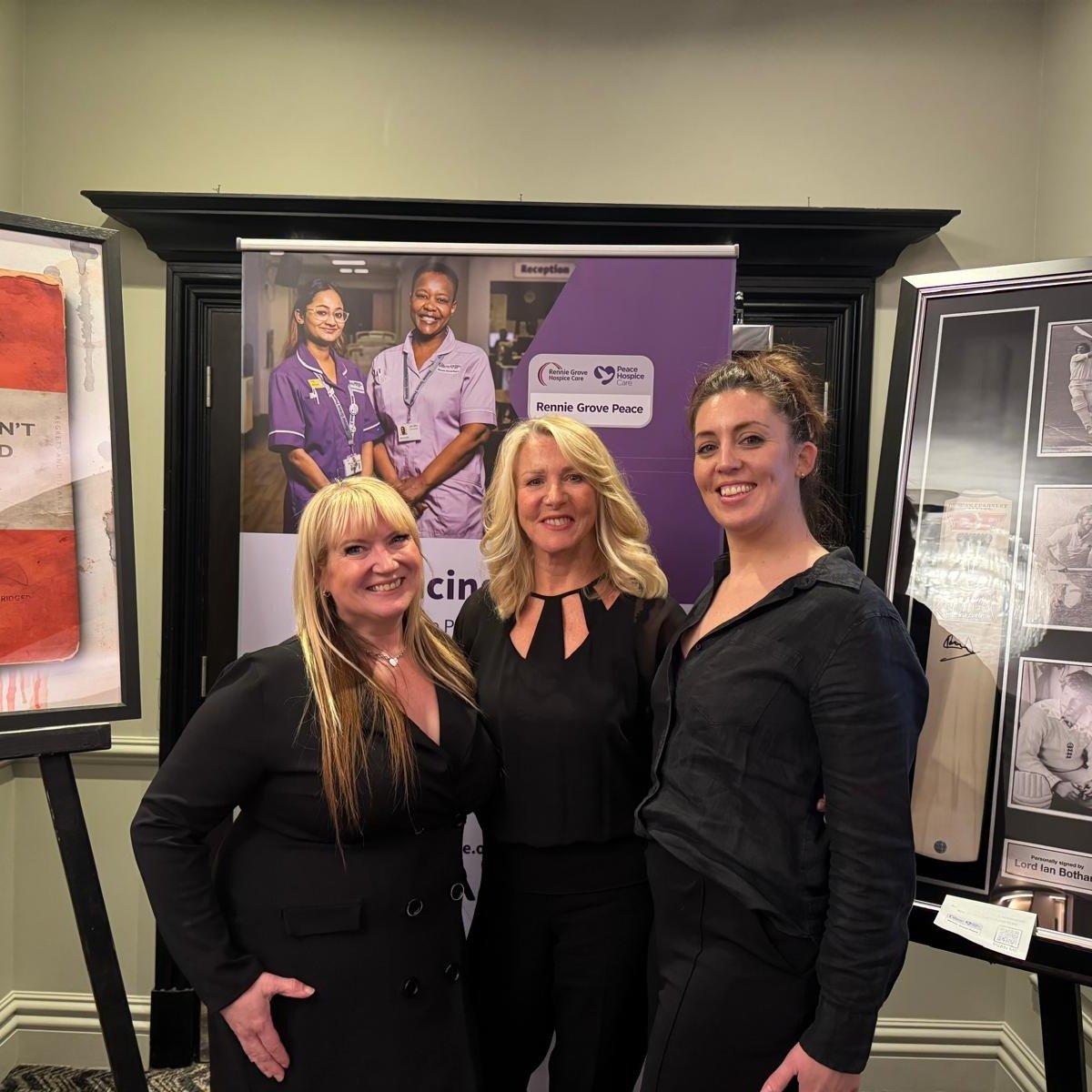 Last night a few of the Red Door Recruitment girls supported the very successful Question of Sport event for the the incredible Rennie Grove Peace Hospice Care 

A massive &pound;100k was raised...what an achievement!🎉🥂

It is always a pleasure to 