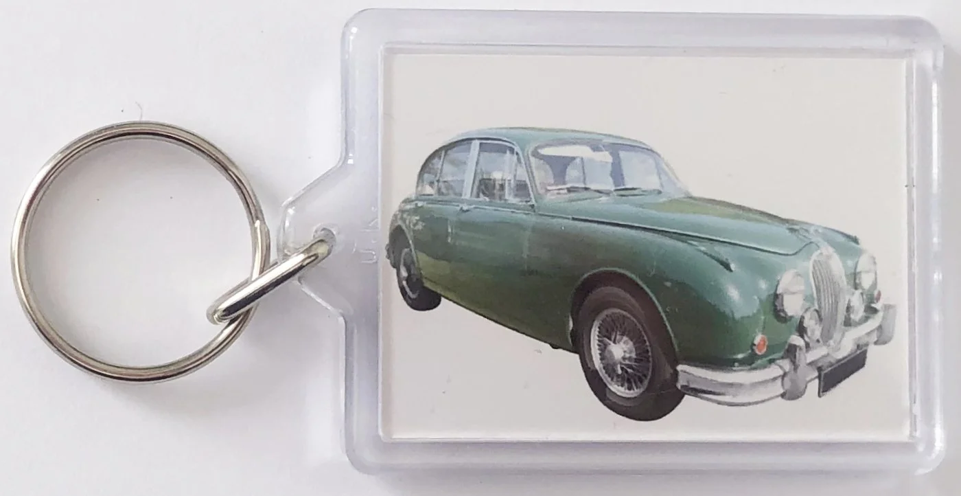 Jaguar Mk2 (Green)1967 LHS .jpg