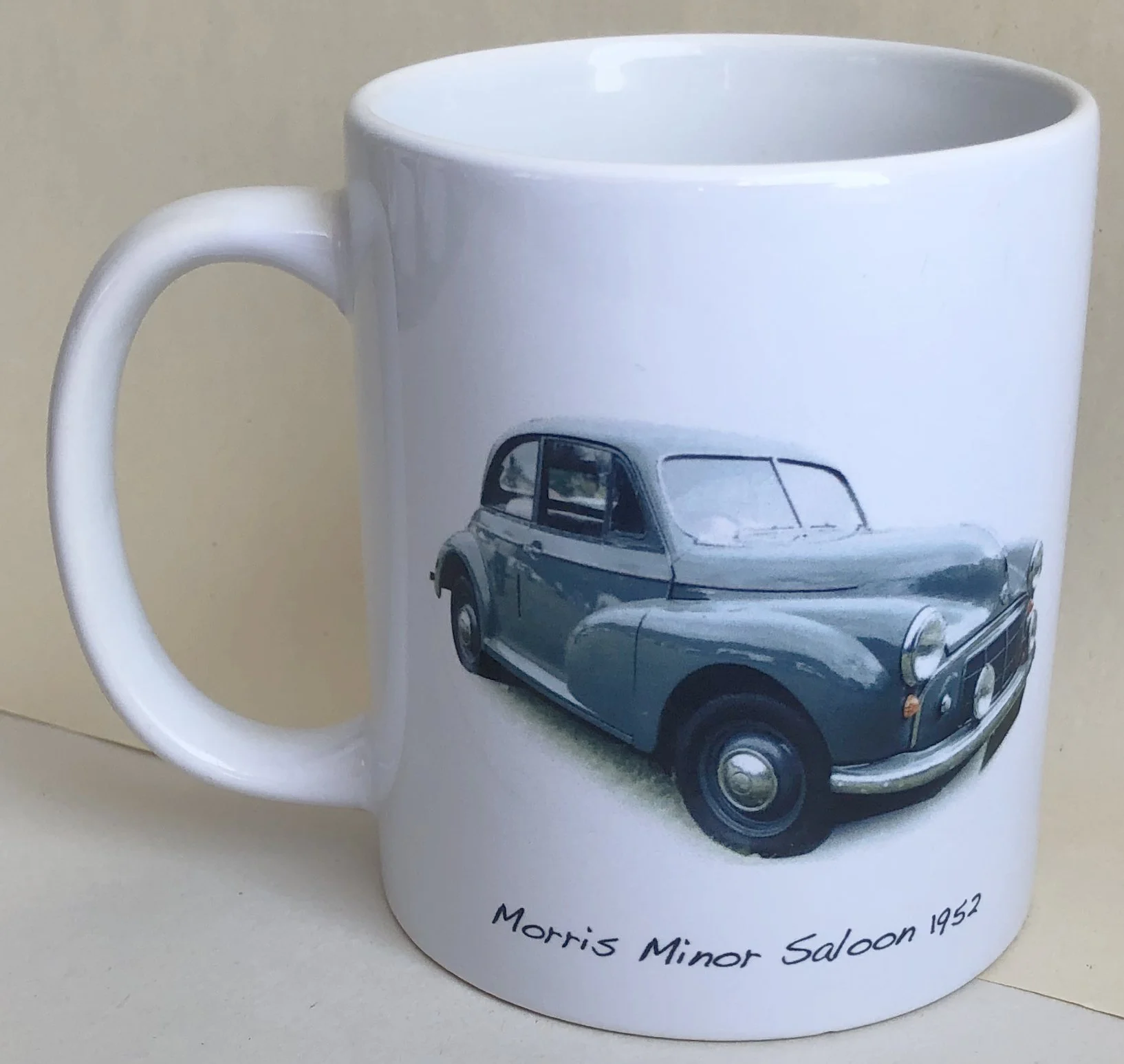 Morris Minor 1952 LHS (June 2023).jpg