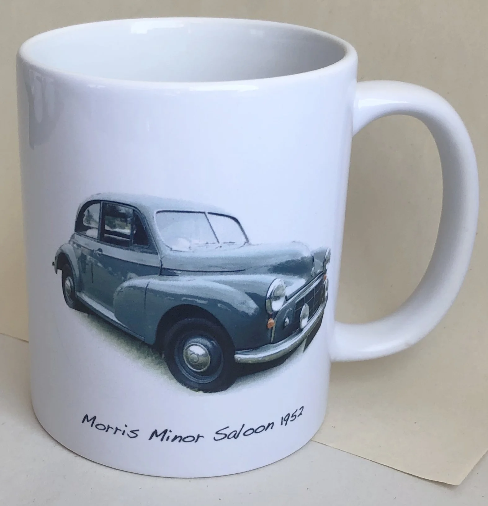 Morris Minor 1952 RHS (June 2023).jpg