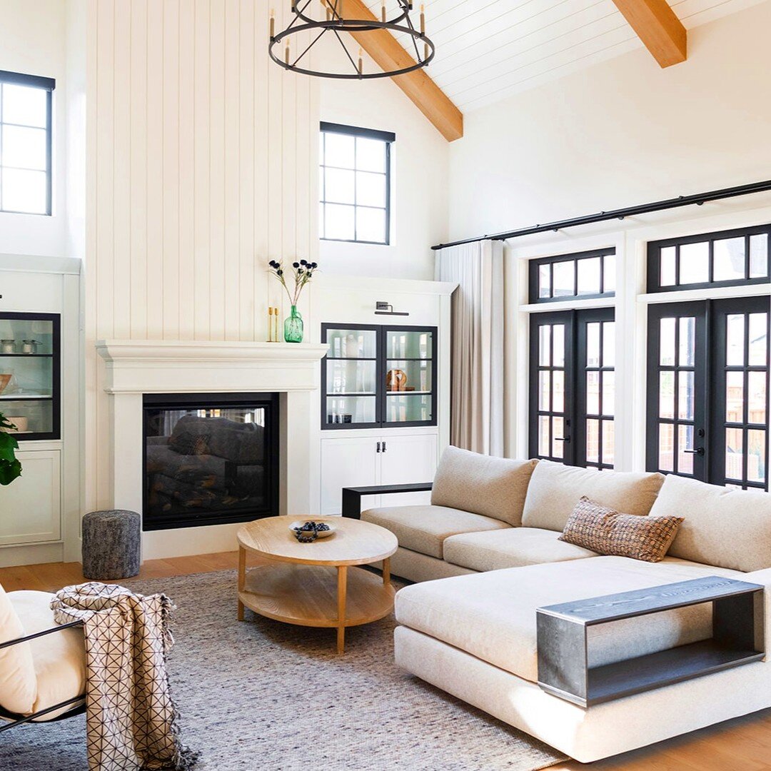 Cozy up in this charming living room retreat, where every corner whispers tales of comfort and timeless elegance. From warm wood beams to plush, inviting sofas, this space is a sanctuary for those seeking solace in simplicity. @kingliving @dreamcastd
