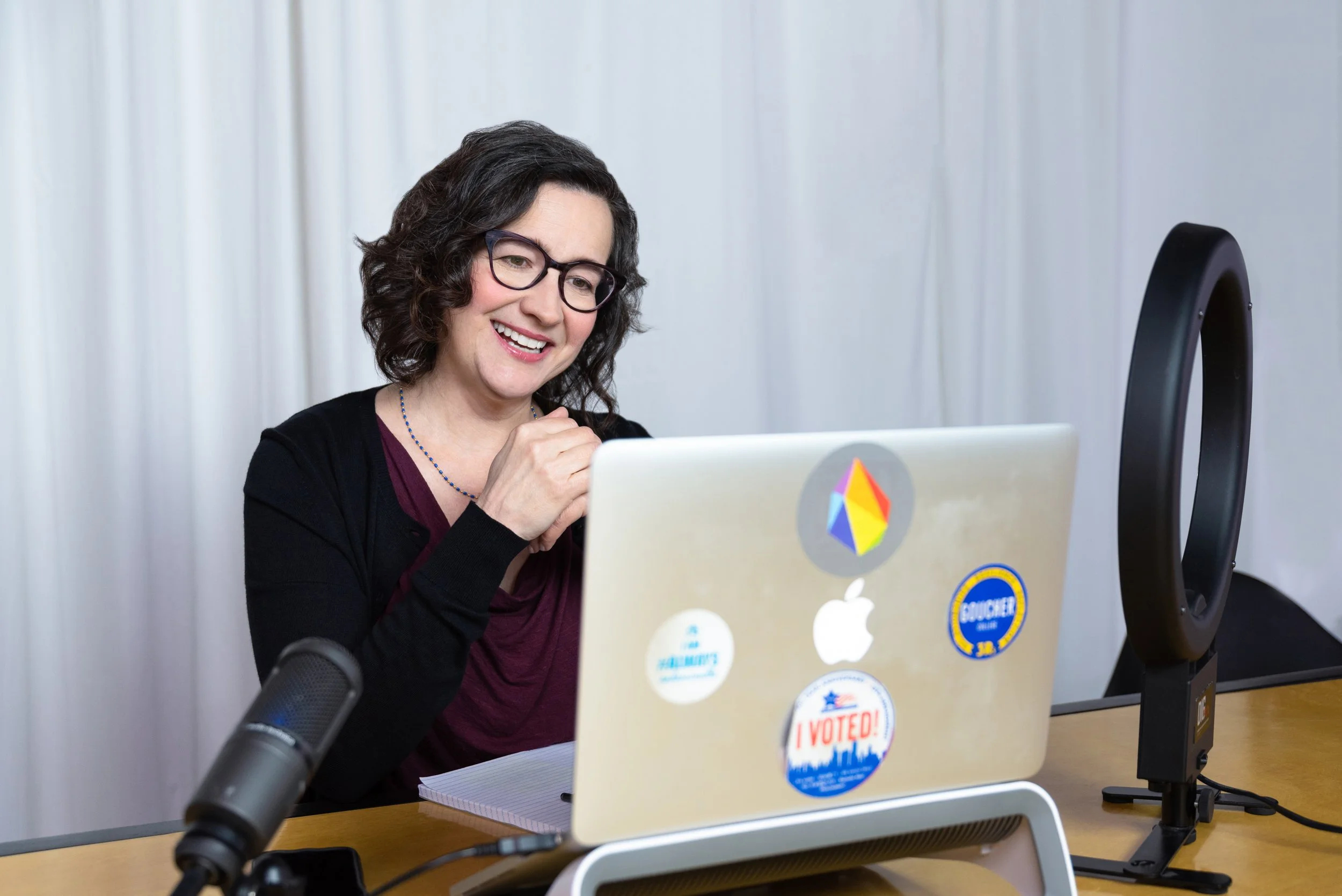 Look Good on Zoom/Look Good in Your Virtual Meetings — Presentation