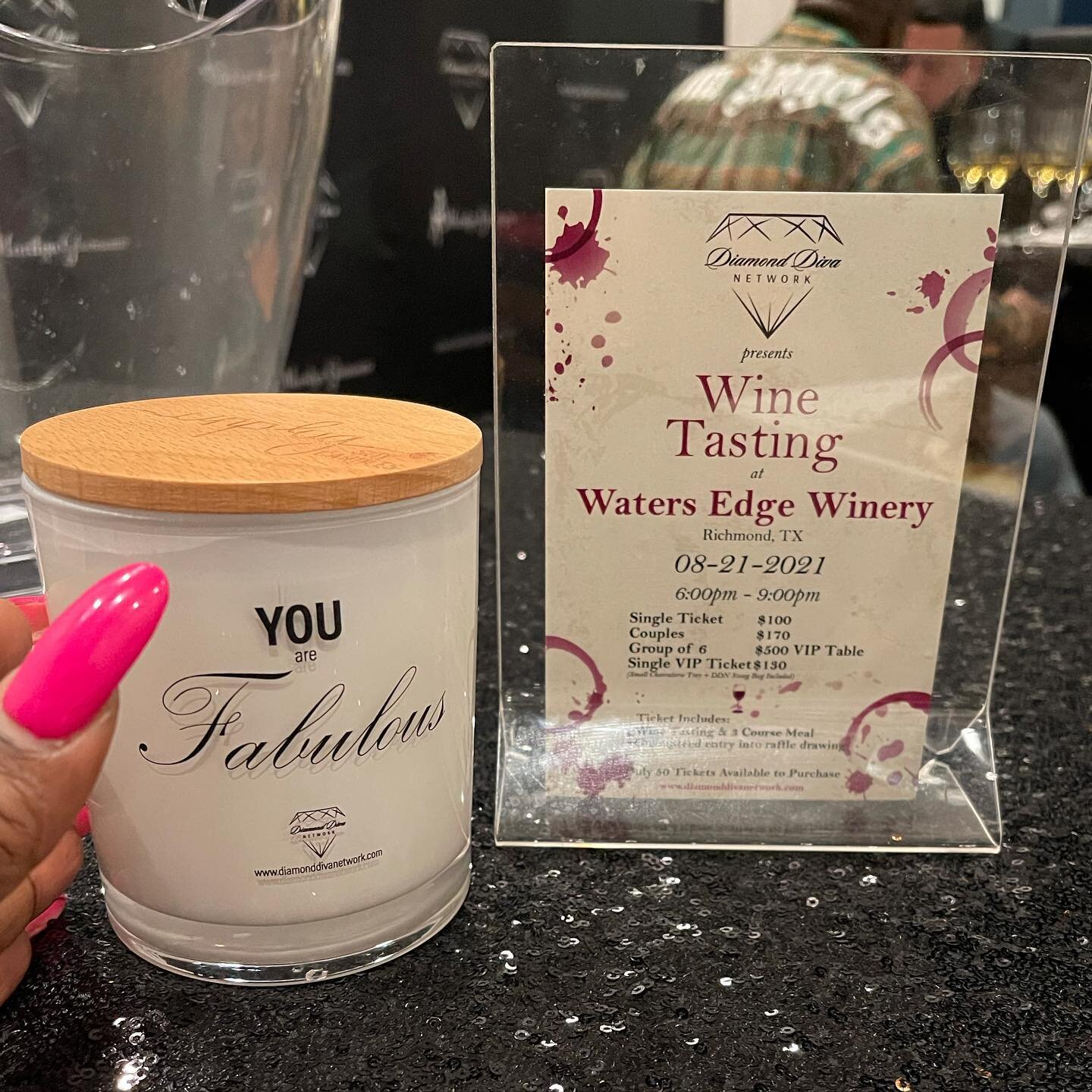 The night was excellent at Sunday&rsquo;s Wine Tasting @watersedgewinerytx 
.
.
.
.
#wine #wines #winery #diamonddivanetwork #winelover #winelovers #winetime #wineoclock #winetasting #winecountry #winenight #winenight🍷 #wineglass #wineglasses #winew