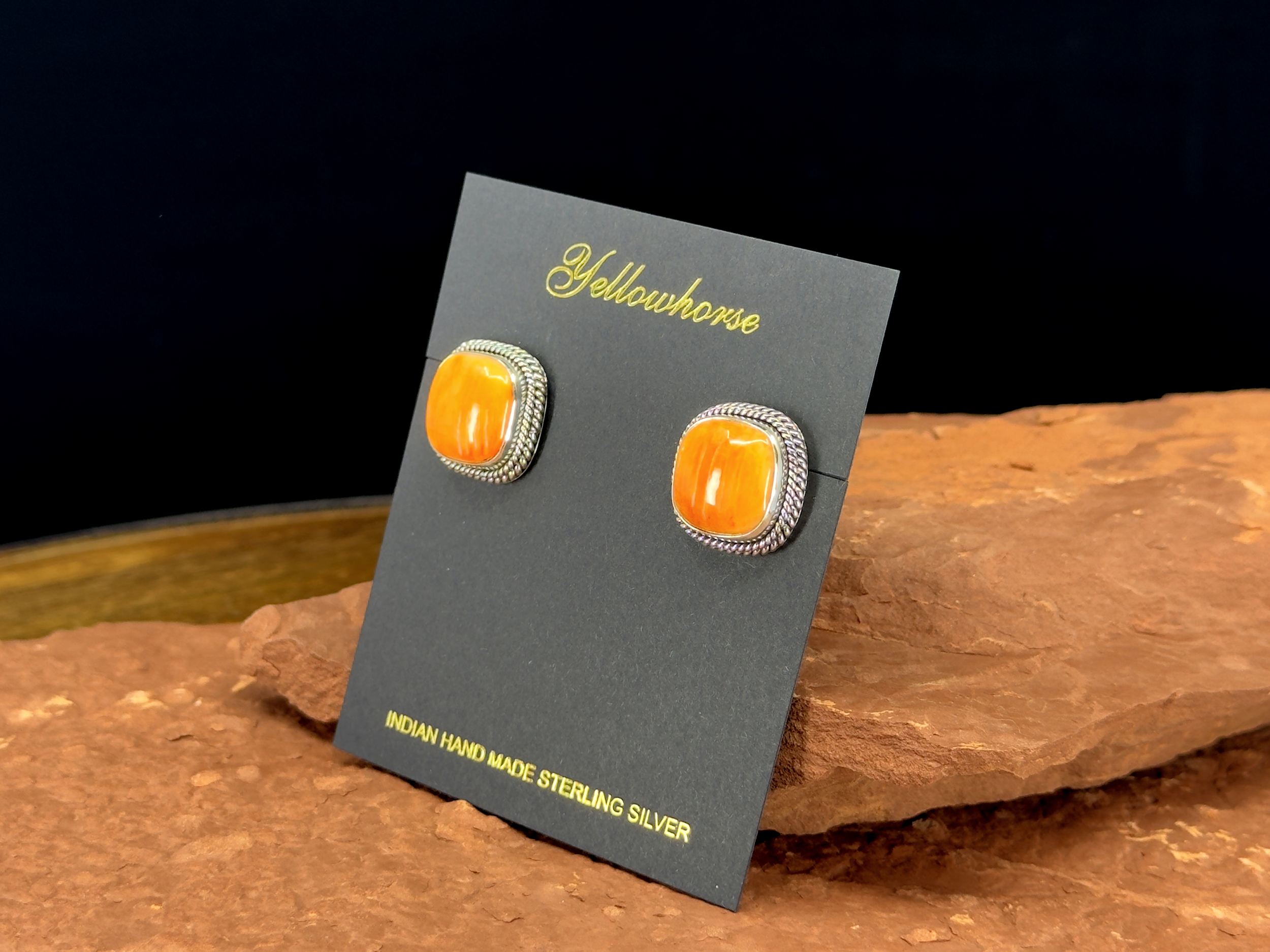 spiney oyster earrings .png