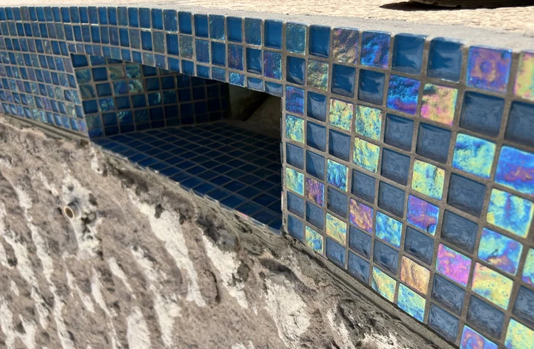 Glass Tile shown in a Mercury Pools project