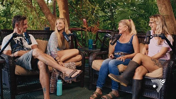  Juliana Spicoluk, Mark Spicoluk &amp; Vicki Coan and Rebecca Forward of Sibu Sanctuary 