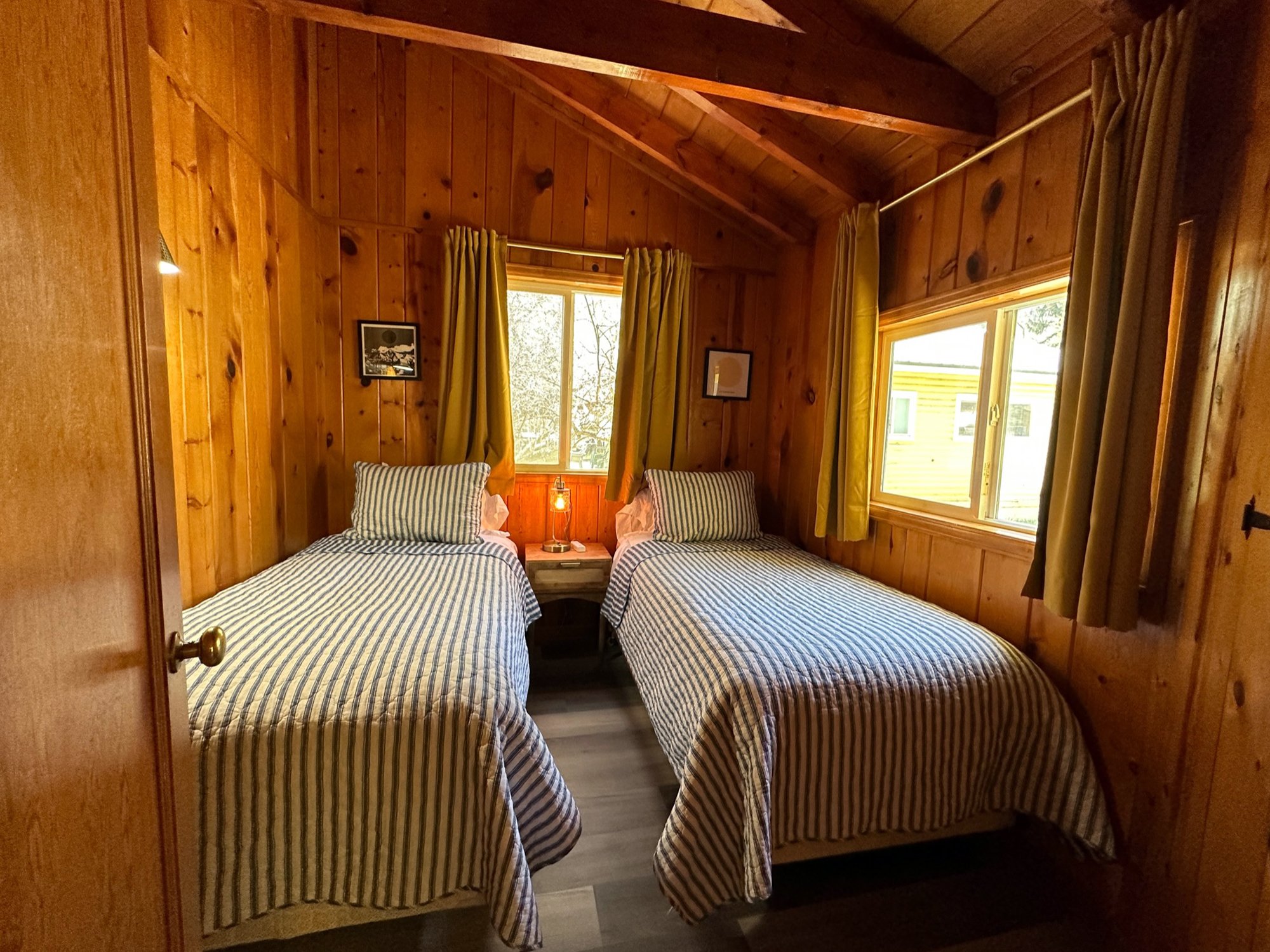 9 twin bedroom.jpg