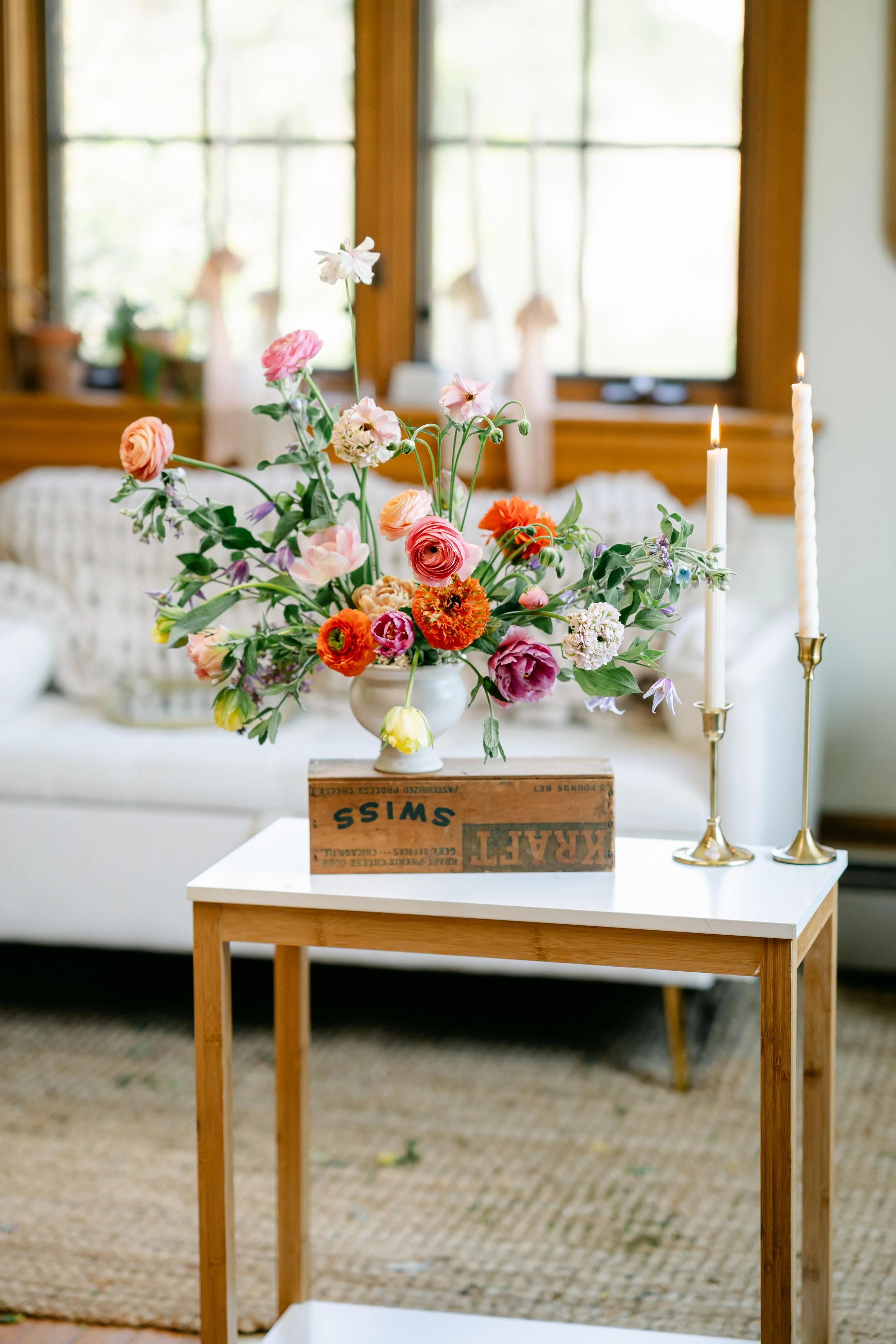 Spring Flower Centerpieces (Design Workshop) ~ April 23rd at 6:30pm