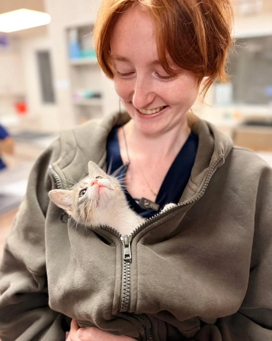 🐱💕 Some friendships just happen instantly.

Pete the cat was perfectly content tucked inside Madison&rsquo;s hoodie, soaking up the warmth and attention while keeping a close eye on everything going on around him. 🥰

We can&rsquo;t decide what&rsq