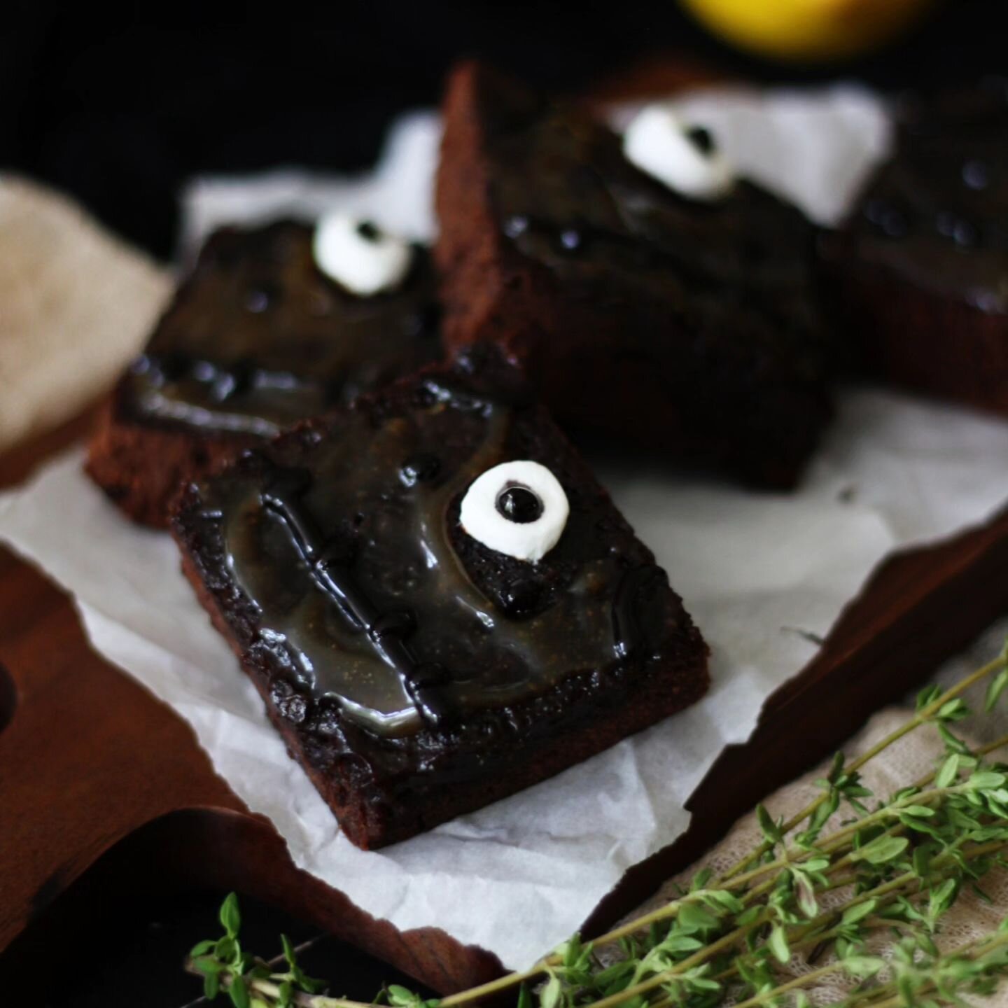 🎃🧙🧹

I absolutely hate how many recipes I lost when my blog crashed a couple of years ago. This Hocus Pocus date night was such a cute one, and I can't find any backups of these recipes! Maybe one day I'll find at least a paper copy

Until then, e