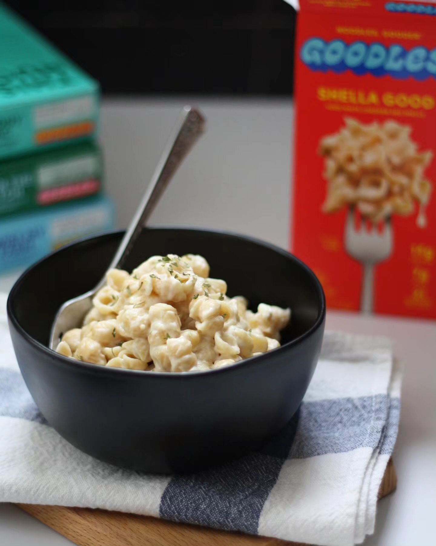 Protein macaroni and cheese, please!

These cheesy Goodles are packed with goodies this pregnant momma needs: protein (15g), fiber (6g), veggies, and prebiotics to support your gut health. 

Best part? They're still that delicious comfort food I'm cr