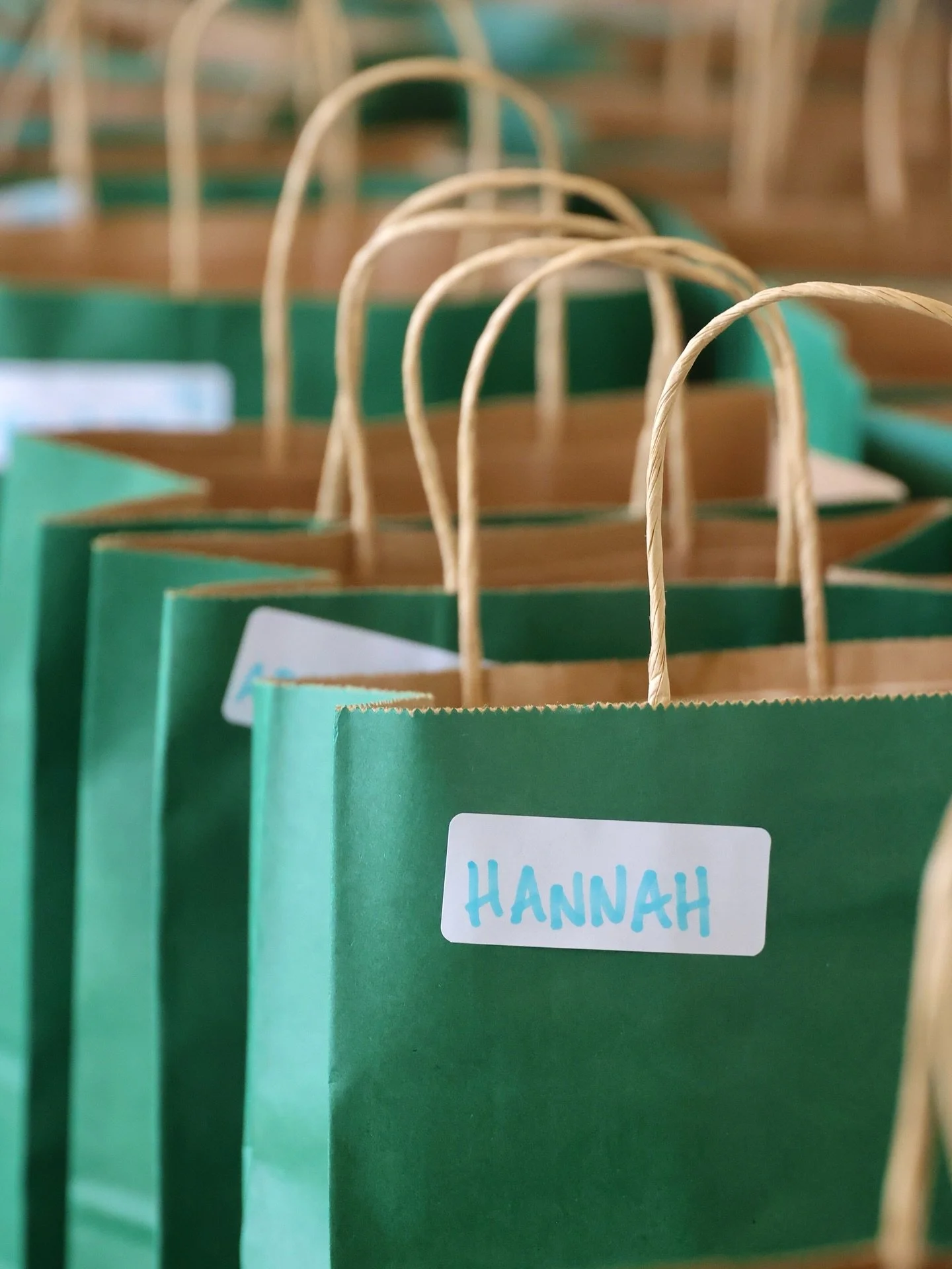 A big thank you to our partners who provided goodies for our @firstteegc campers in July! 

🛍️ @thepartiniclub 
🛍️ @fullmetalmarkers 
🛍️ @hakgolfco 

#dognonprofit #golfaccessories #golfcamp