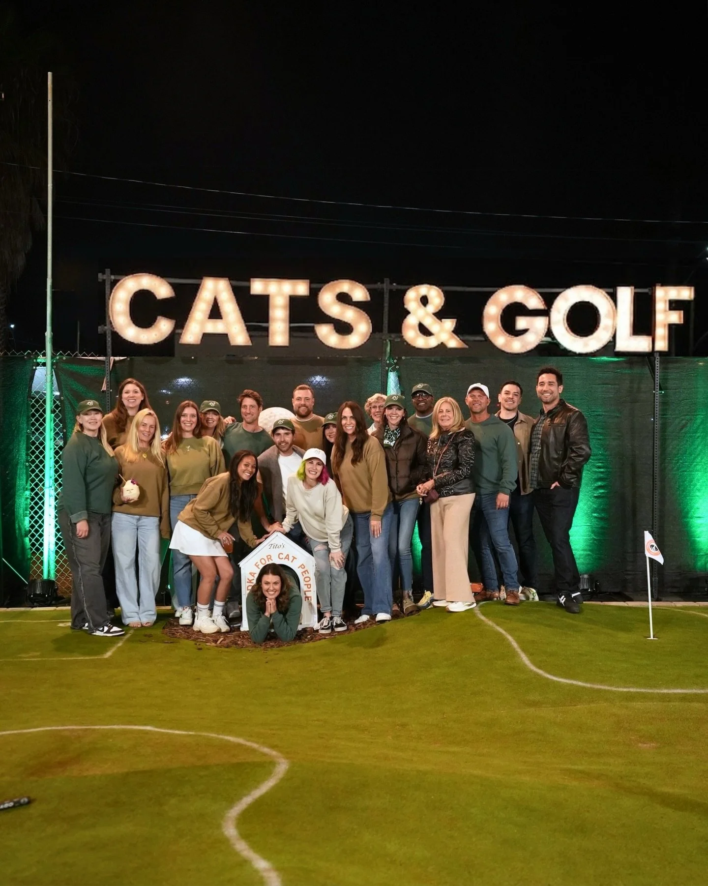 Puppies on pause&hellip; it&rsquo;s officially &lsquo;Cats &amp; Golf&rsquo; today.

April Fools 🐱⛳

#puppiesandgolf #adoptdontshop #dognonprofit