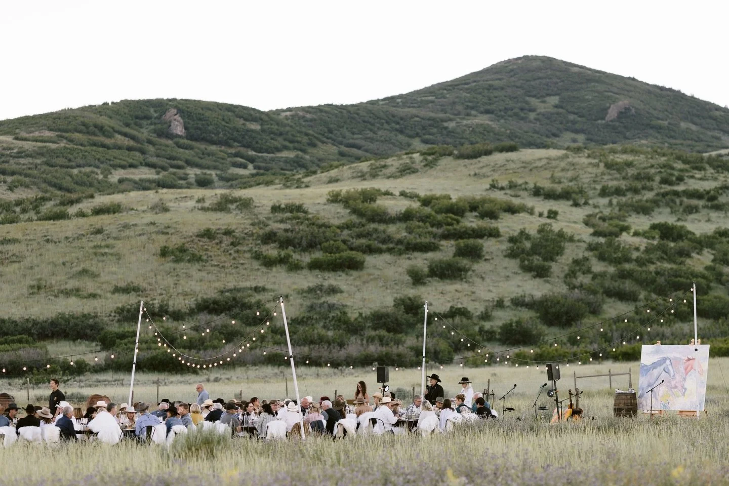 Take a closer look into this unforgettable set up.✨

Where wild beauty meets refined detail, and every table, bloom, and glass is placed with intention. 

Photography: @sparkle_illuminating
Catering: @culinarycrafts
Wine: @dilectawines
Band: @theprop