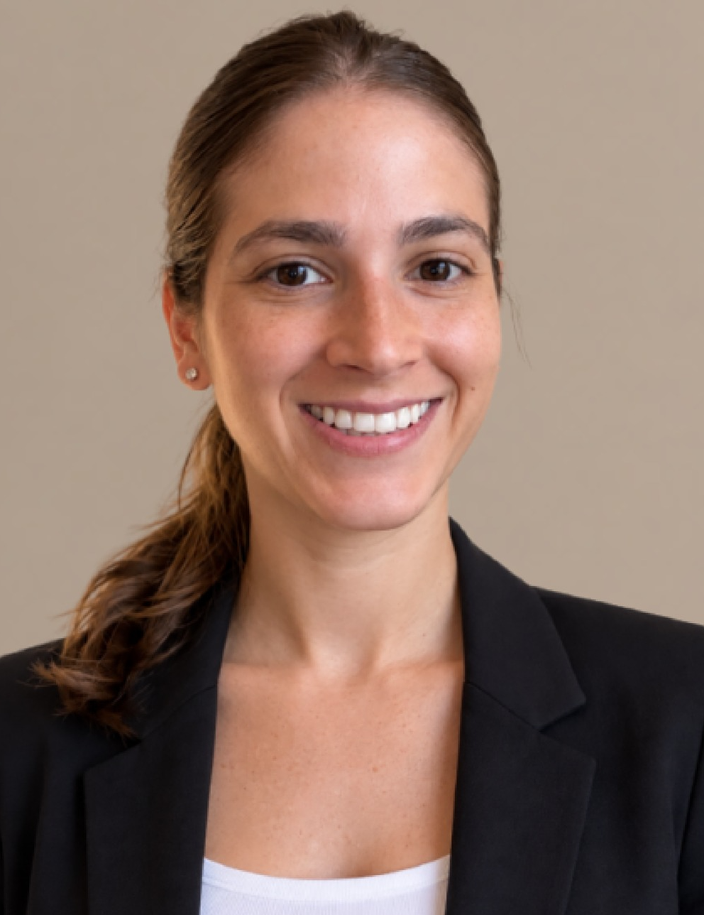 Samantha is a therapist in Doral/Miami who specializes in helping young teens work towards strength, regulation, and well-being | Terapista bilingue, habla Espanol