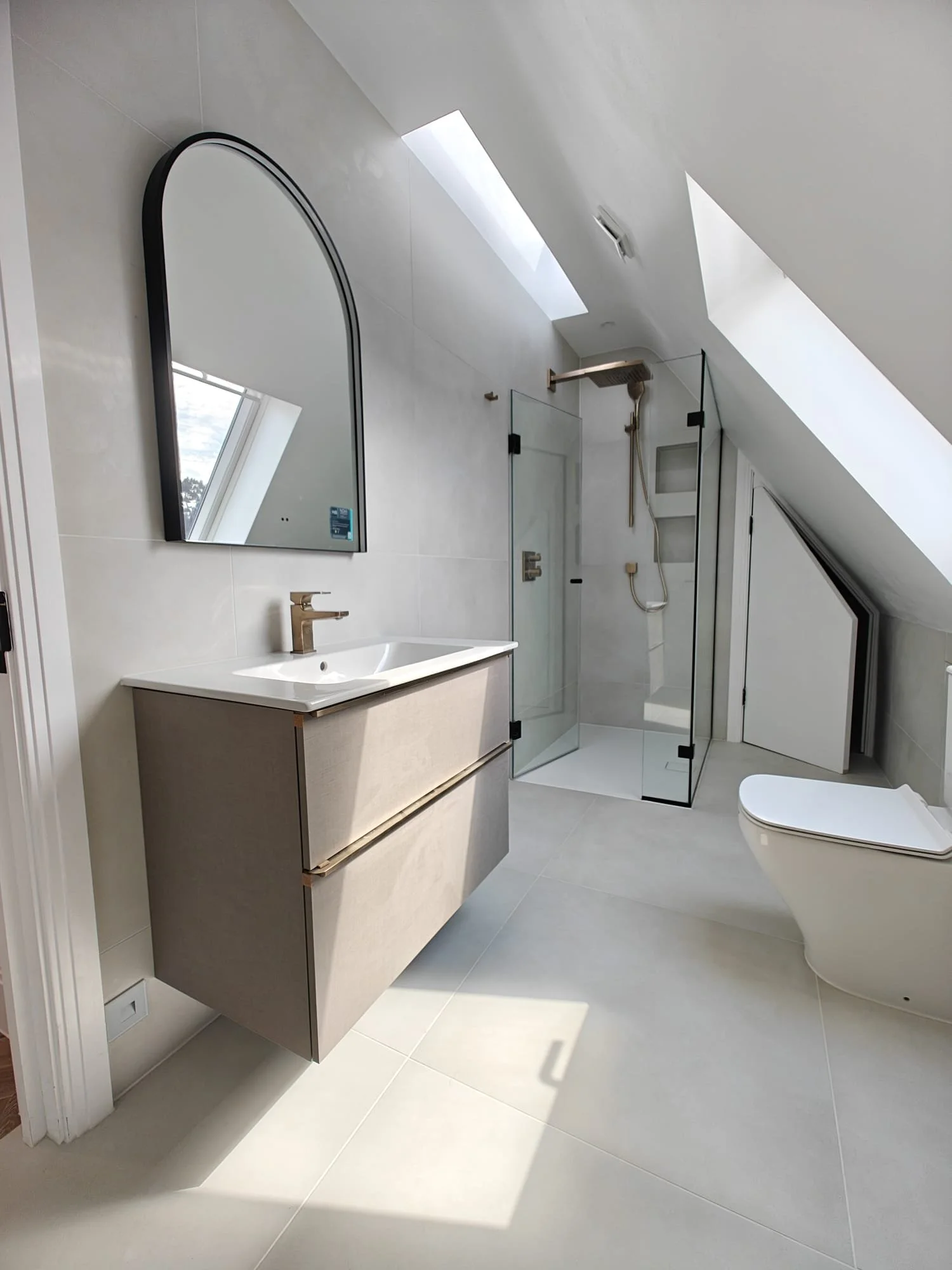 WhatsApp Image 2025-12-14 at 19.42.15 (5).jpeg