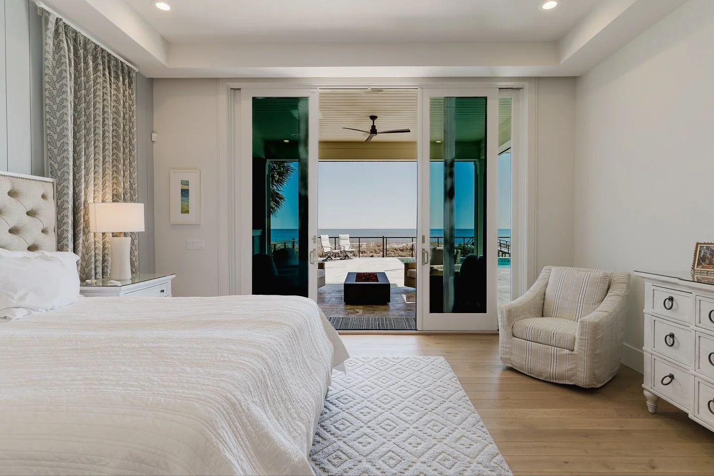 Every bedroom deserves its own view, and the best ones are those that walk right out to a custom patio & beach access! 🌤️🌊
.
.
.
#home #homebuilder #homebuilding #customhome #customhomedesign #customhomebuilder #interiordesign #bedroomdesign #b