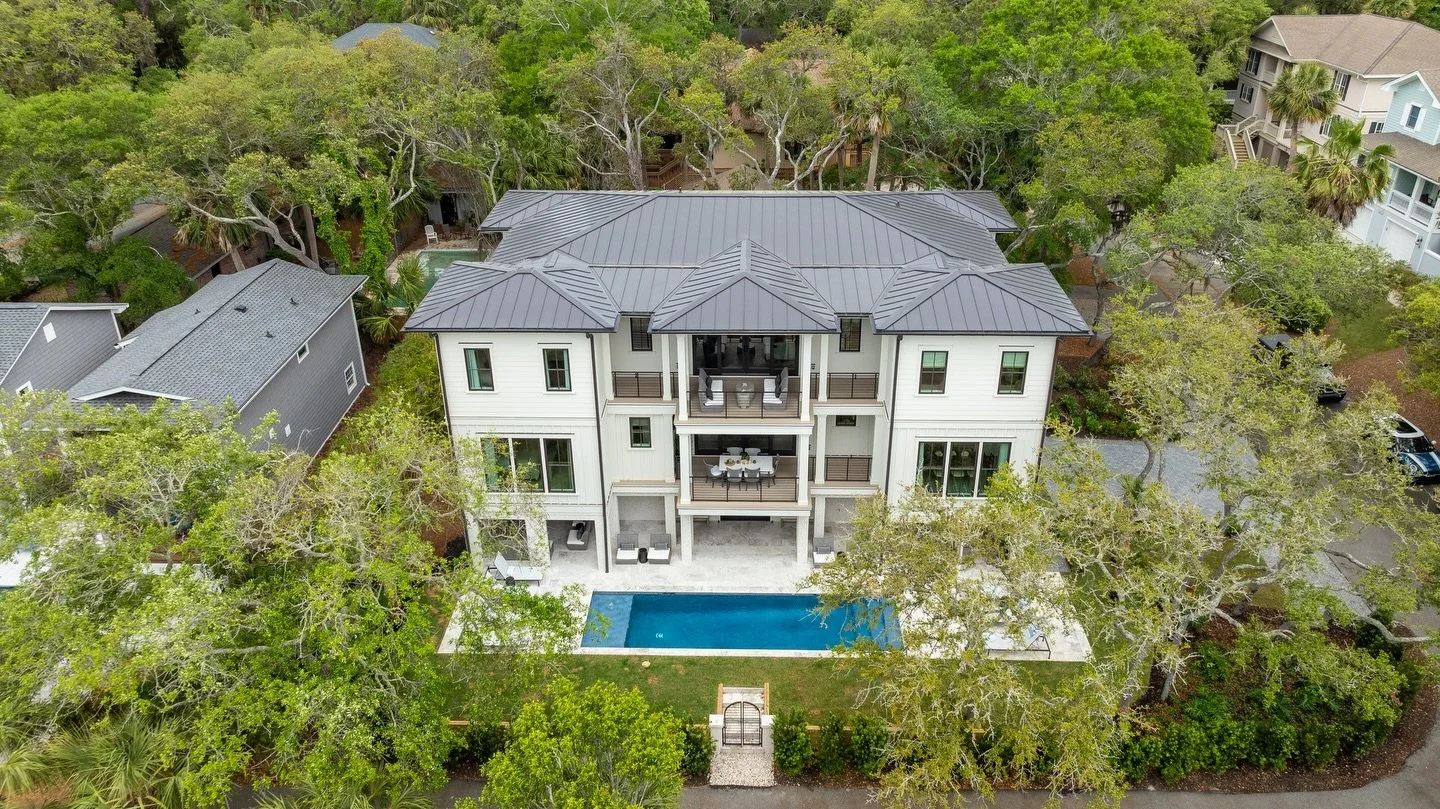 Home is where the best Easter memories are made... egg hunts, egg dyes, egg salad, and more! 🥚🐰 
.
.
.
#homebuilders #easter #egghunt #happyeaster #goodfriday