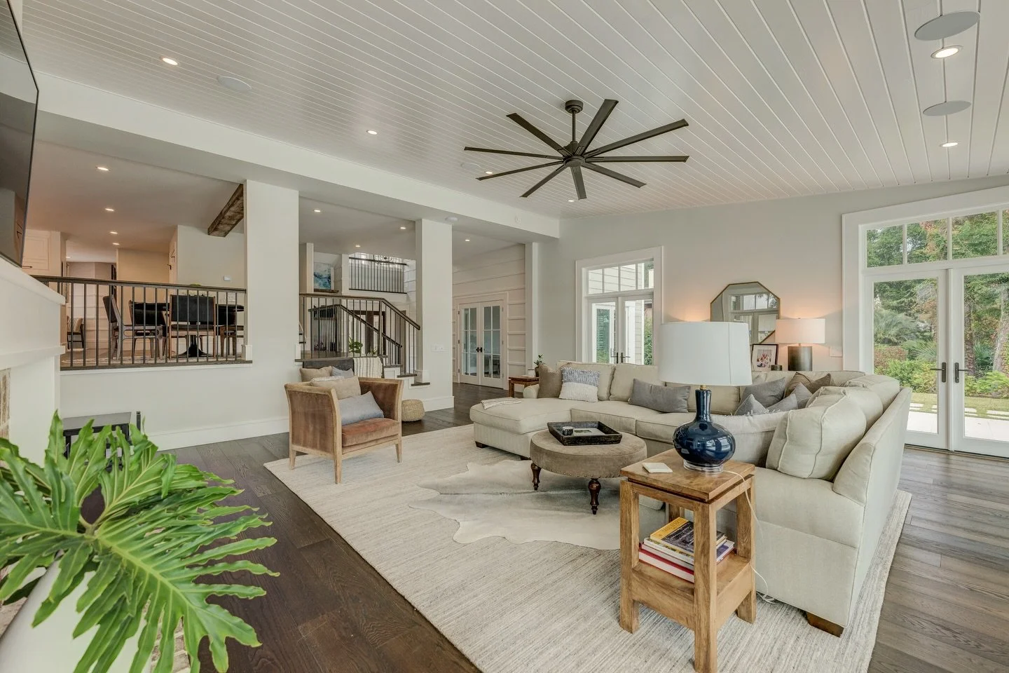 This or That? Which living room is your style? 🛋️

.
.
.
#thisorthat #livingroom #interiordesign #customhome #homebuilder