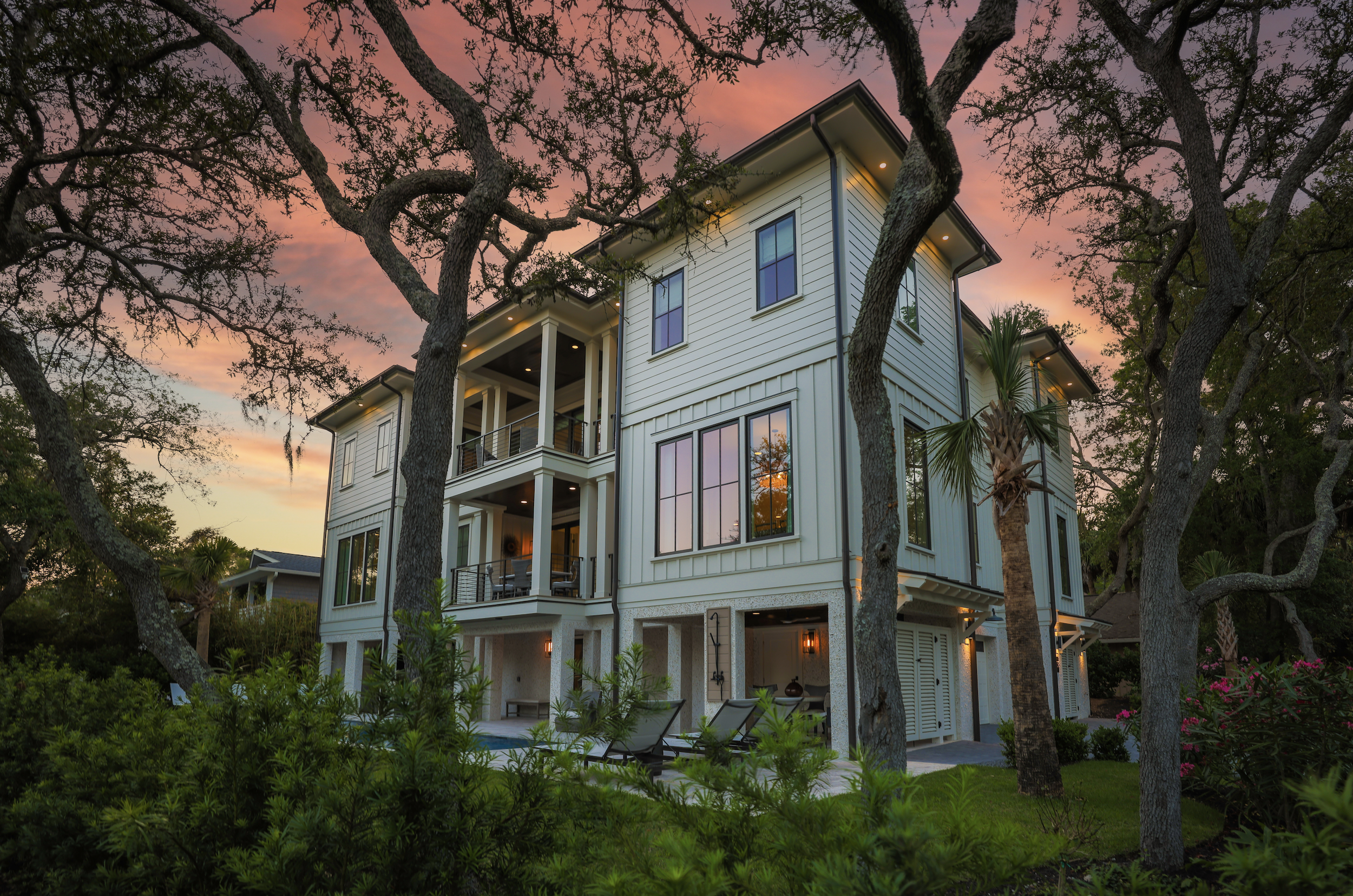Modern Coastal vs. Traditional LowCountry: Which Style Is Right for You?