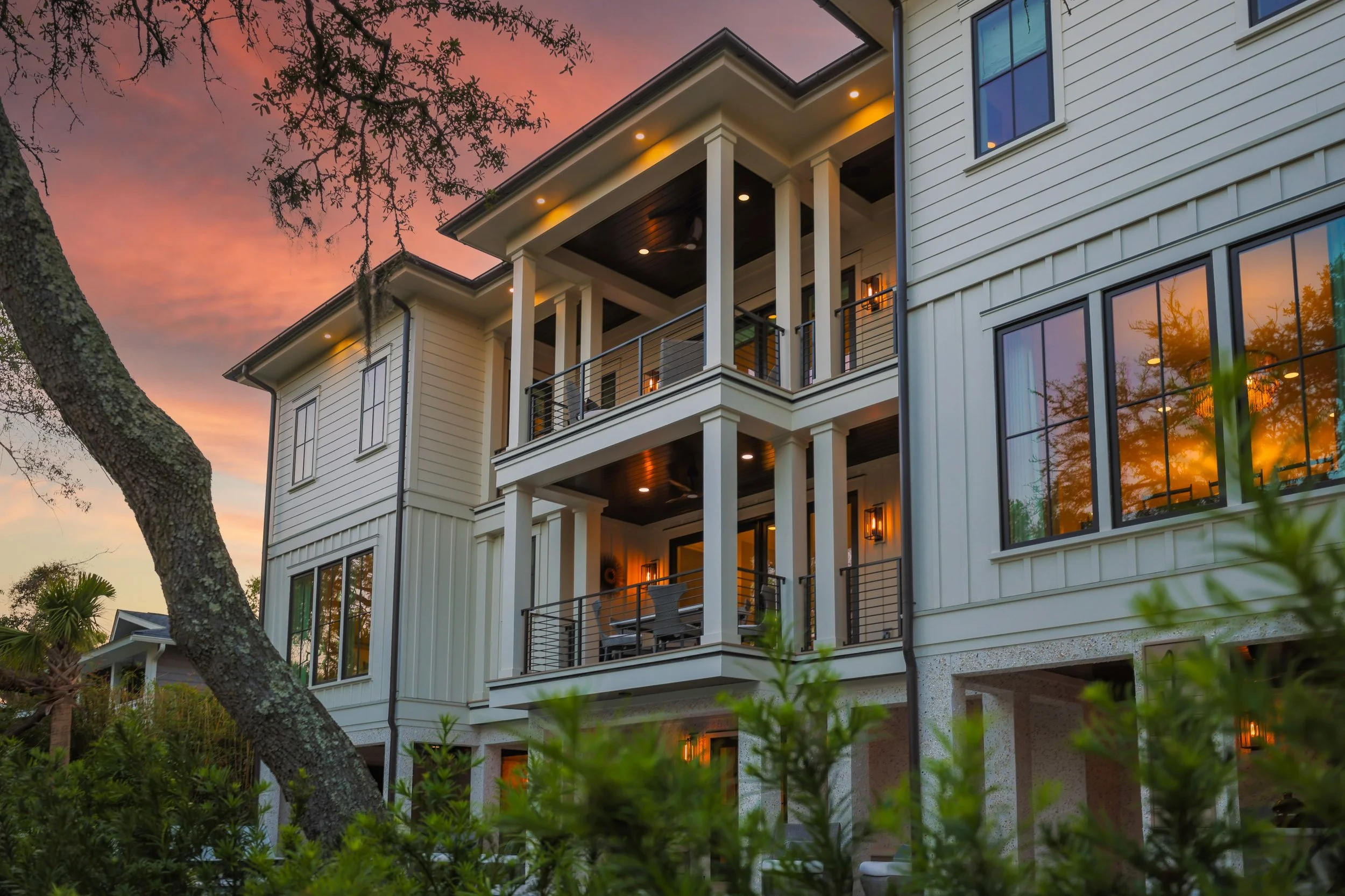 Can&rsquo;t decide the beach home style you want?
Tough choice&hellip; read our latest blog on our site to help!

🔗 in bio &amp; in story highlight (BLOGS)

.
.
.
#home #homebuilder #beachhome #beachhouse #beachstyle