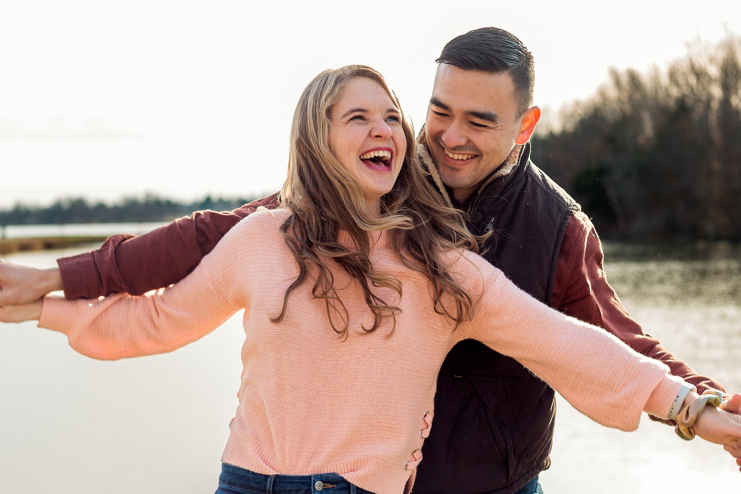 wife and husband in Elizabethtown Kentucky at freeman lake together