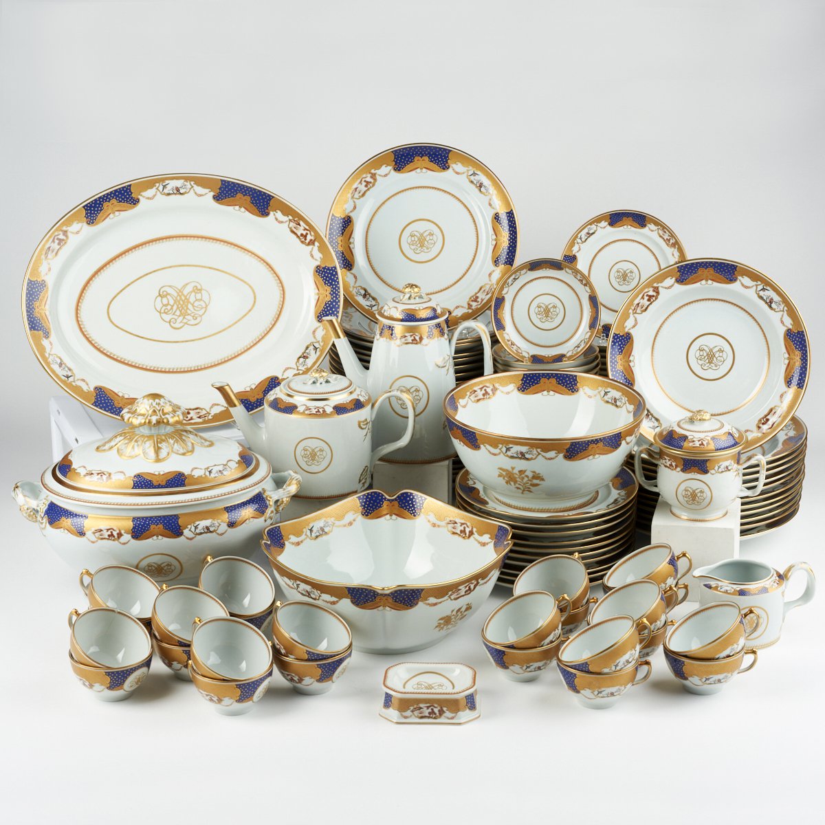 Mottahedeh Rockefeller Golden Butterfly Porcelain Dinner Service.jpeg