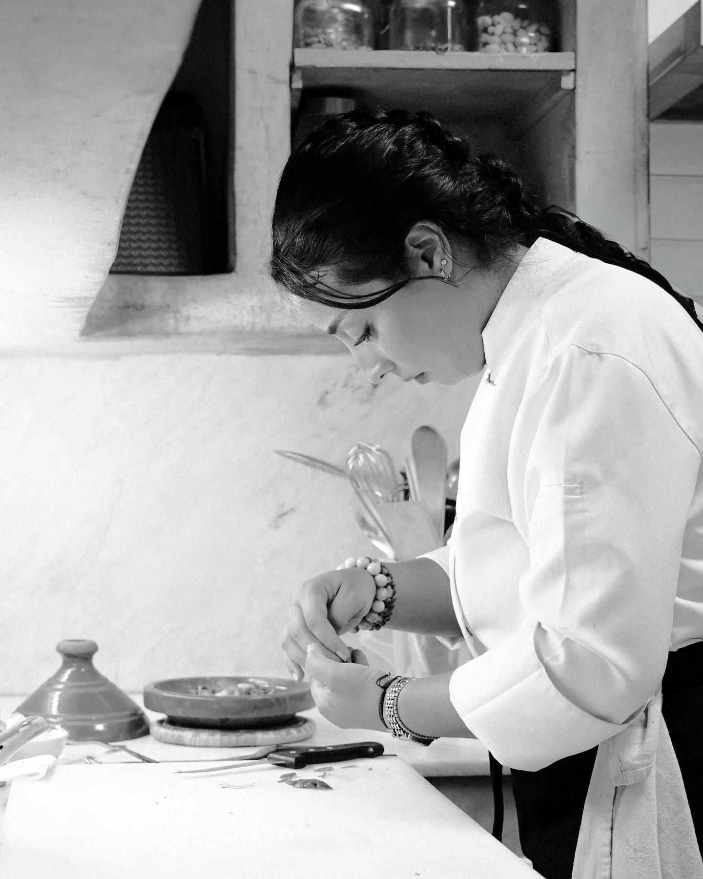 From uncertainty to leadership ✨ 
At 27, Zakia’s (@devoszakia ) journey shows how courage and passion can completely change a life. 
Before joining Um Mami as part of Team 4, she felt lost in a job that didn’t reflect who she was. The s