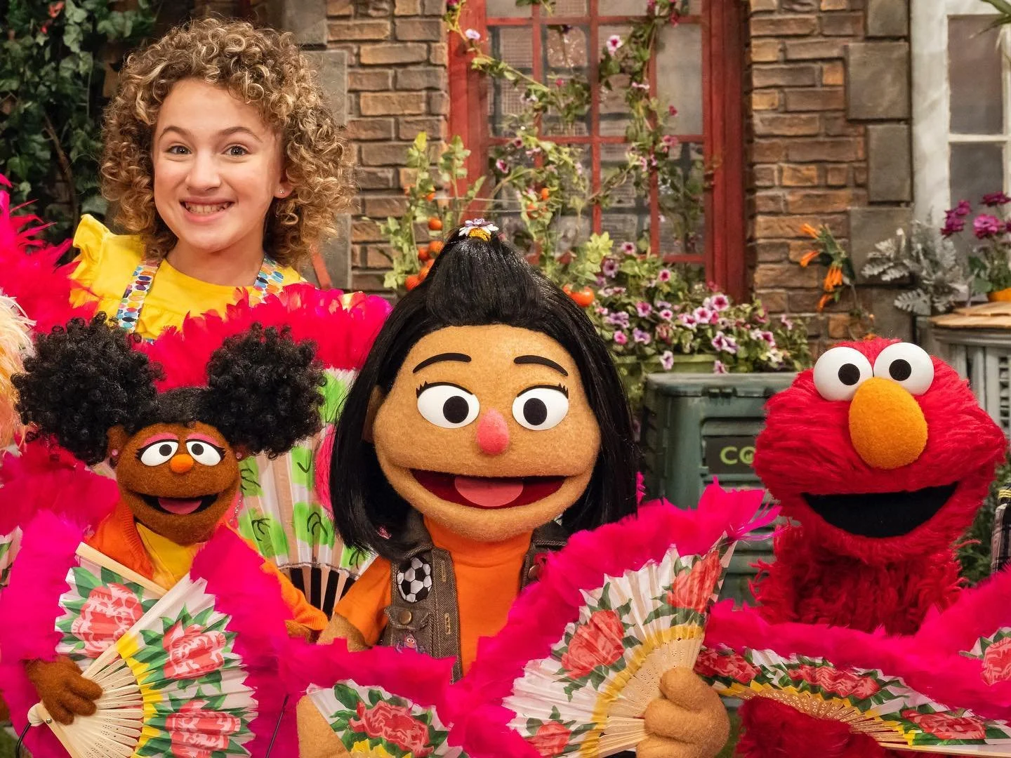 elmo_1684164782_3103321581292303006_34121961085.jpg