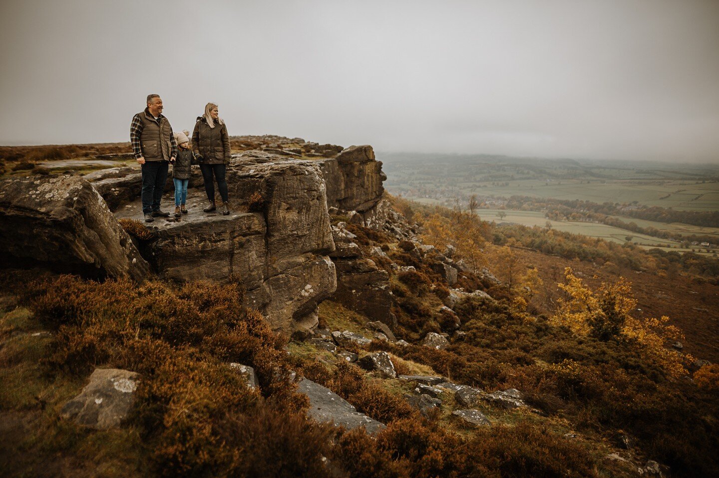 A little family shoot, on a misty morning at Baslow Edge 🥾

#familyshoot #familyphotographer #peakdistrictphotographer #baslowedge