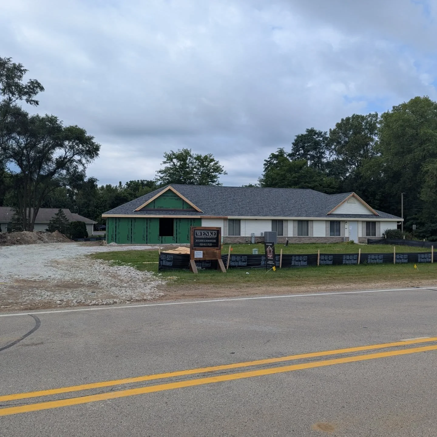 The Mukwonago Food Pantry addition is coming along nicely!! Wenke Construction and all there trade partners are doing a great job!!!

@wenke_construction
@mukwonagofoodpantry 

#additiondesign #addition #commericalrenovations #commercialconstruction 