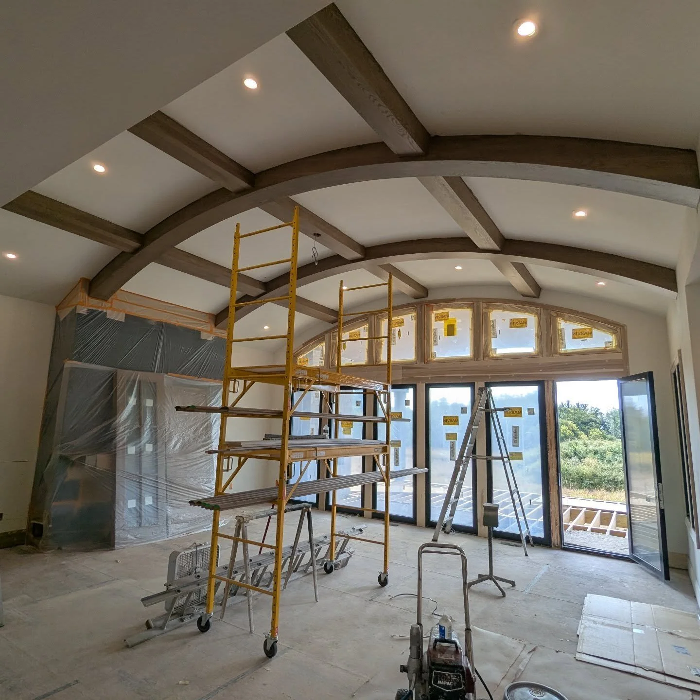A barreled ceiling is such a wow!! Especially with the barrel continuing over the deck.

#barrelceiling #ceilingdesign #ceilingbeams #ceilings #interiors_and_living #interiorfinishes #interior #interiordesign #interiorarchitecture #architecure #archi
