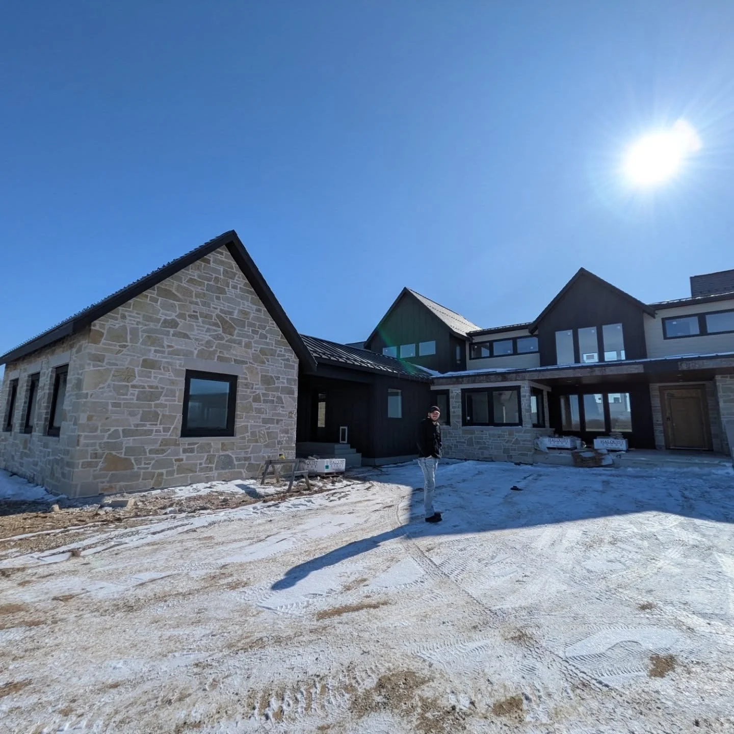 The stone work and the rest of the exterior is coming along nicely at Project 149!

@halquiststone 

#exteriordesign #architecture #customhomes #stone #dreamhome
