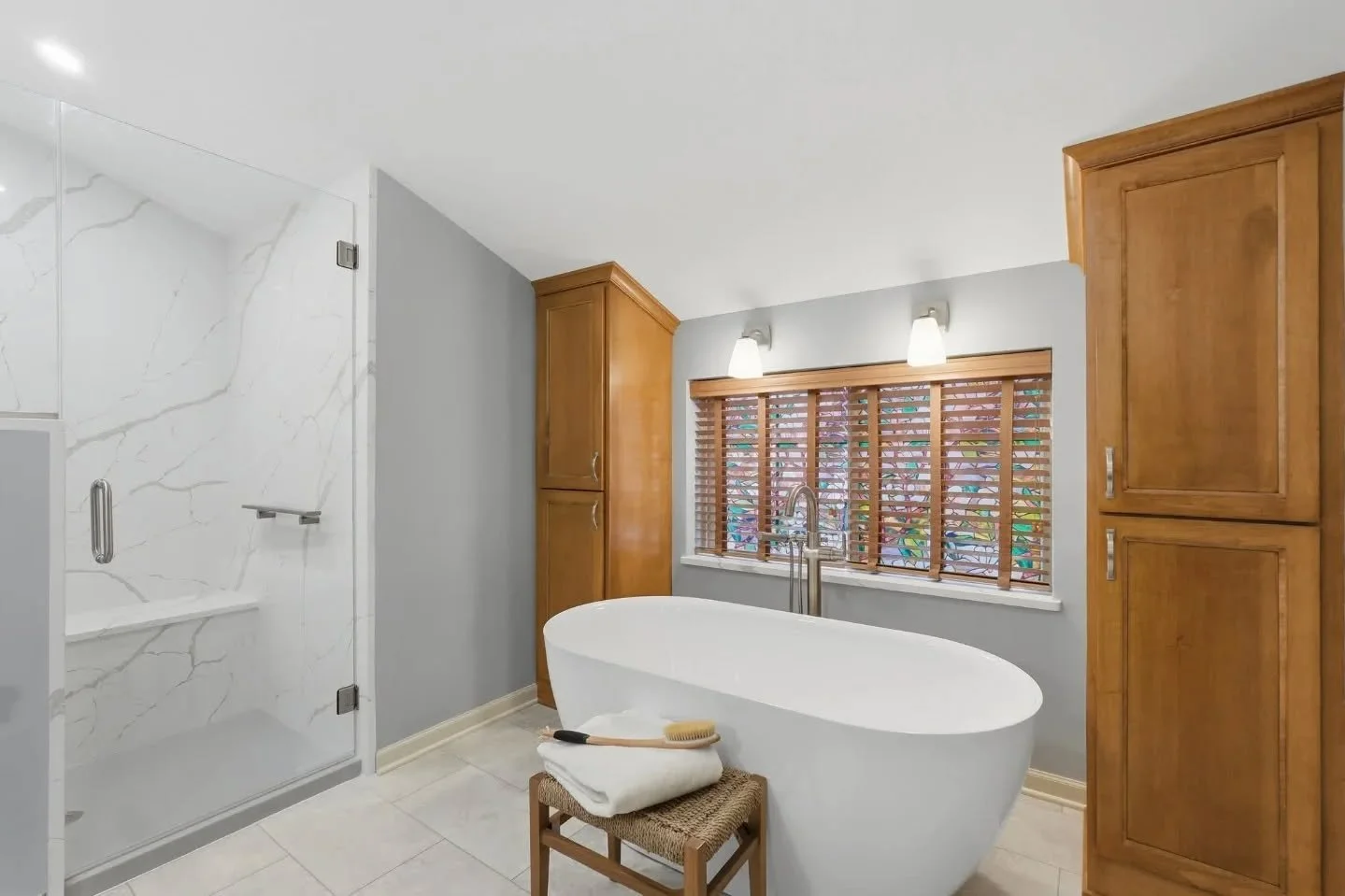 A primary bathroom refresh we designed recently completed by @lifetime_renovation 

#remodel #bathtime #bathroomdesign #bathroomremodel