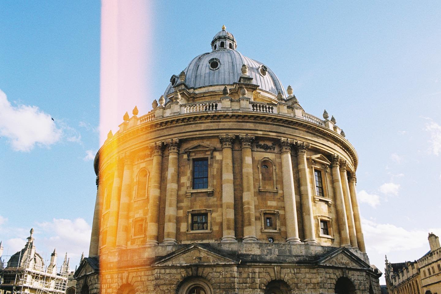 Blue skies •
#portra400 #leica #leicar3