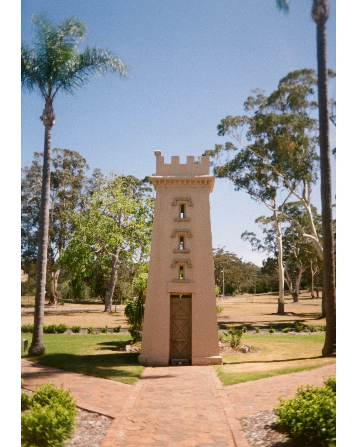 Boydtown no.2 

37&deg;06&rsquo;12.90&rdquo; S | 149&deg;52&rsquo;47.74&rdquo; E

#kodakektarh35 #kodakgold400 #onfilm&nbsp;#analog&nbsp;#filmgrain