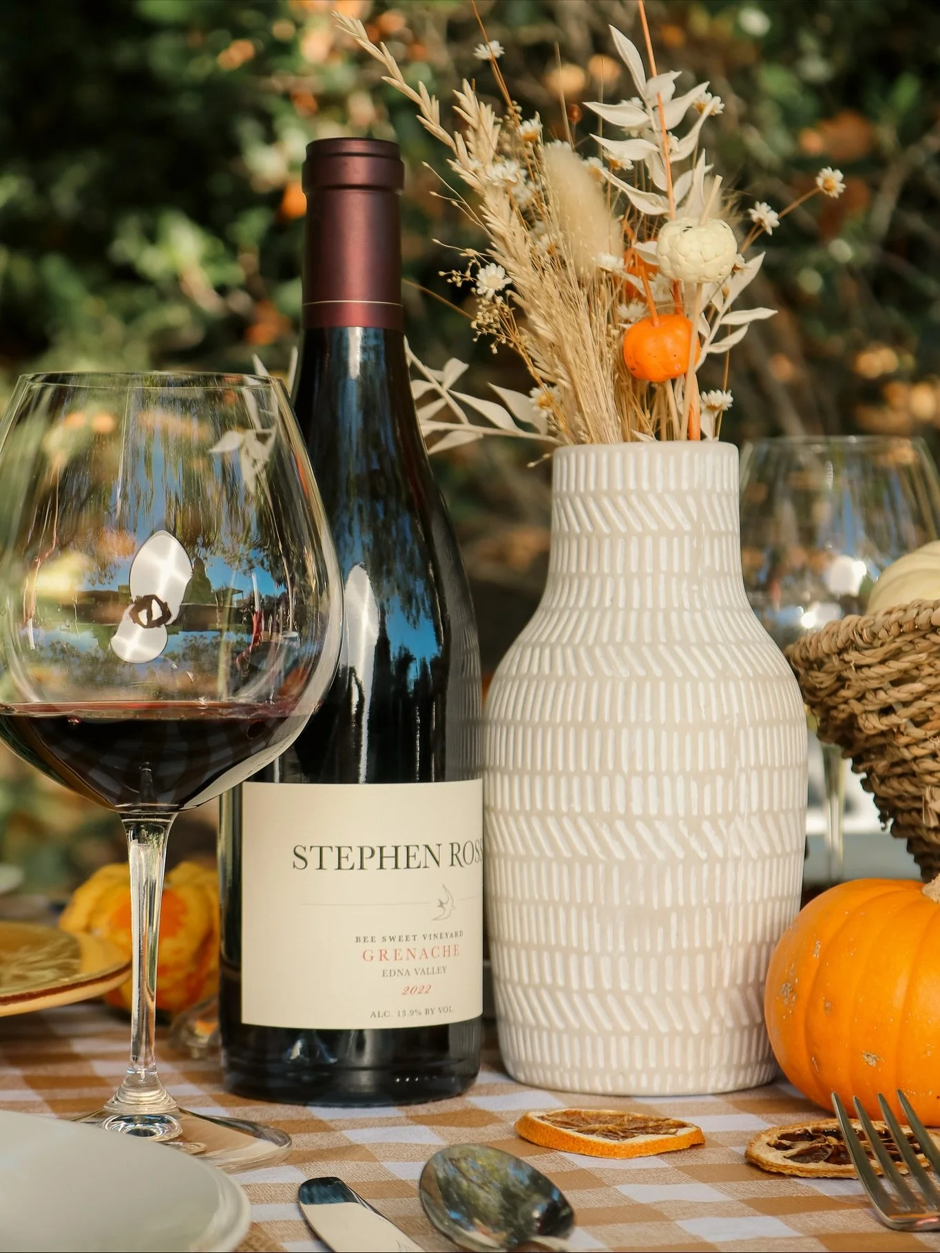 Set the table, open a bottle, and let the conversation flow 🥂

Paula&rsquo;s picks, a trio of wines chosen with Thanksgiving in mind: 
✨ 2023 Chardonnay, Bee Sweet Vineyard
🍒 2022 Pinot Noir, La Encantada Vineyard
🍇 2023 Zinfandel, Dante Dusi Vine