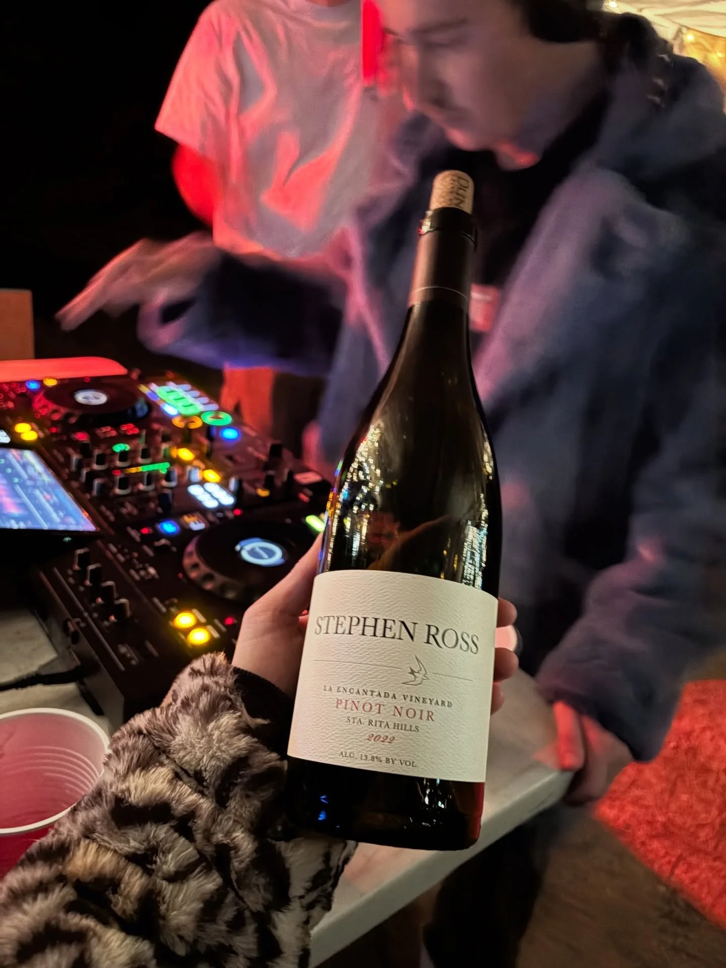 Perfect music for your New Year&rsquo;s Eve&hellip; and the perfect wine to match 🎶🪩🥂
&bull;
&bull;
&bull;
#newyears2026 #sparklingwine #celebrate