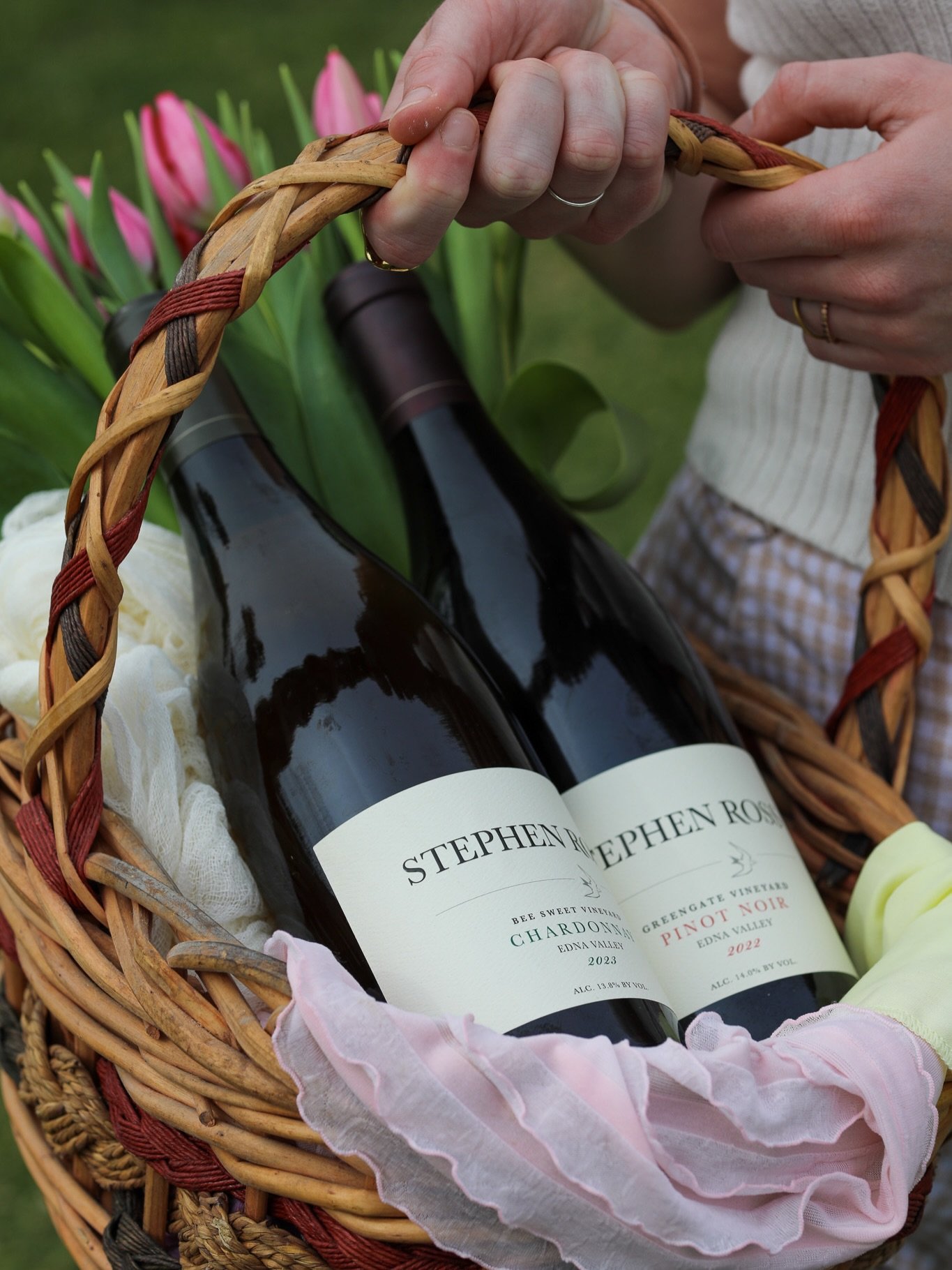 Wishing you a beautiful Easter weekend filled with good wine and great company! 🥂🐰💐

Please note we will be closed this Sunday to allow our team time to celebrate with family and friends. 
&bull;
&bull;
&bull;
#happyeaster #easterweekend #springti