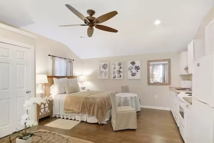 studio-at-college-street-hosted-ssi-vacation-rentals1.jpeg