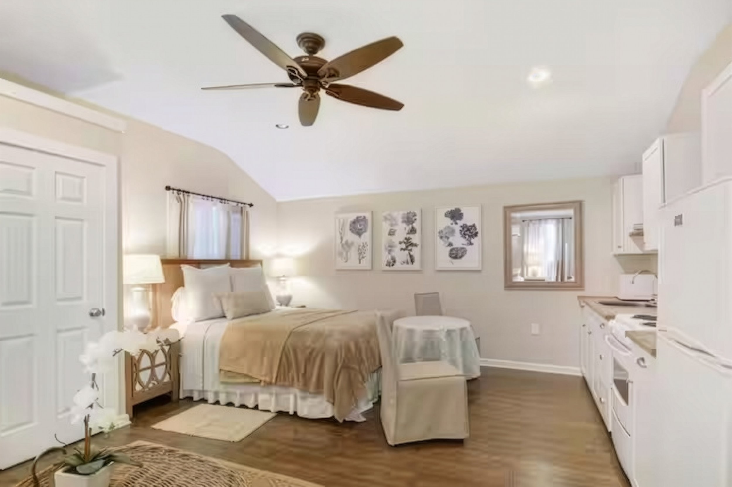 studio-at-college-street-hosted-ssi-vacation-rentals7.jpg