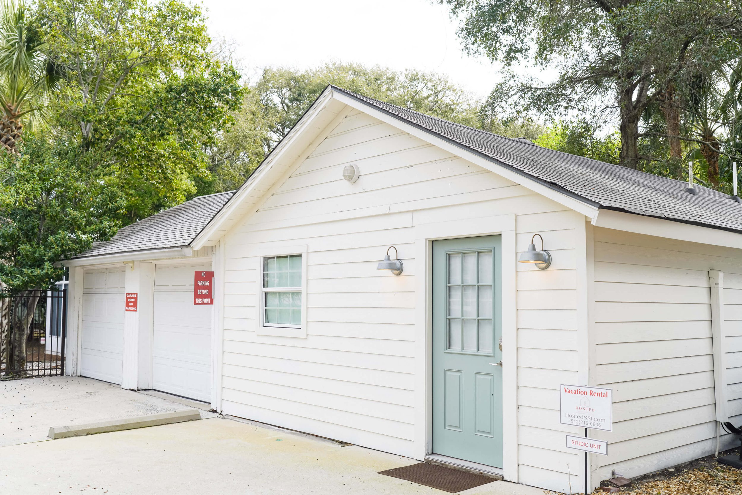 college-street-hosted-vacation-rentals-ssi-64.jpg