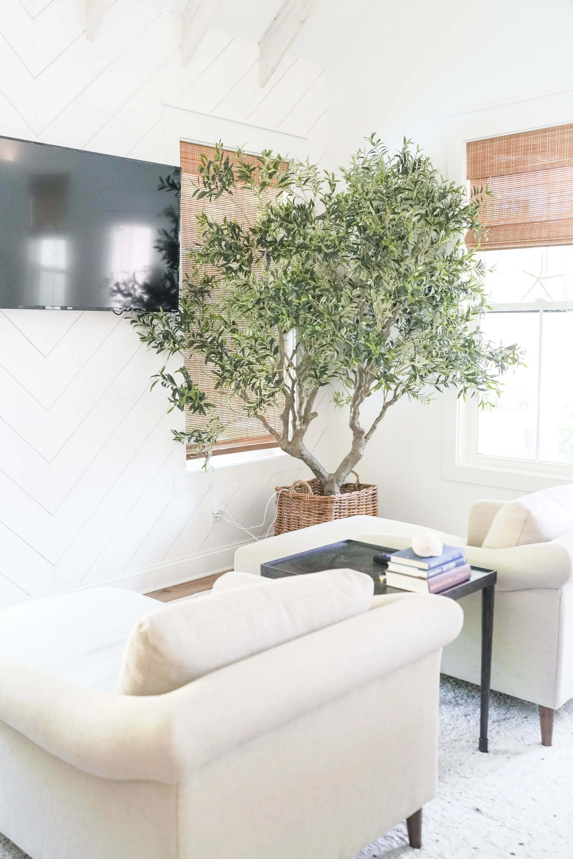 eloise-cottage-hosted-vacation-rentals-ssi-07.jpg