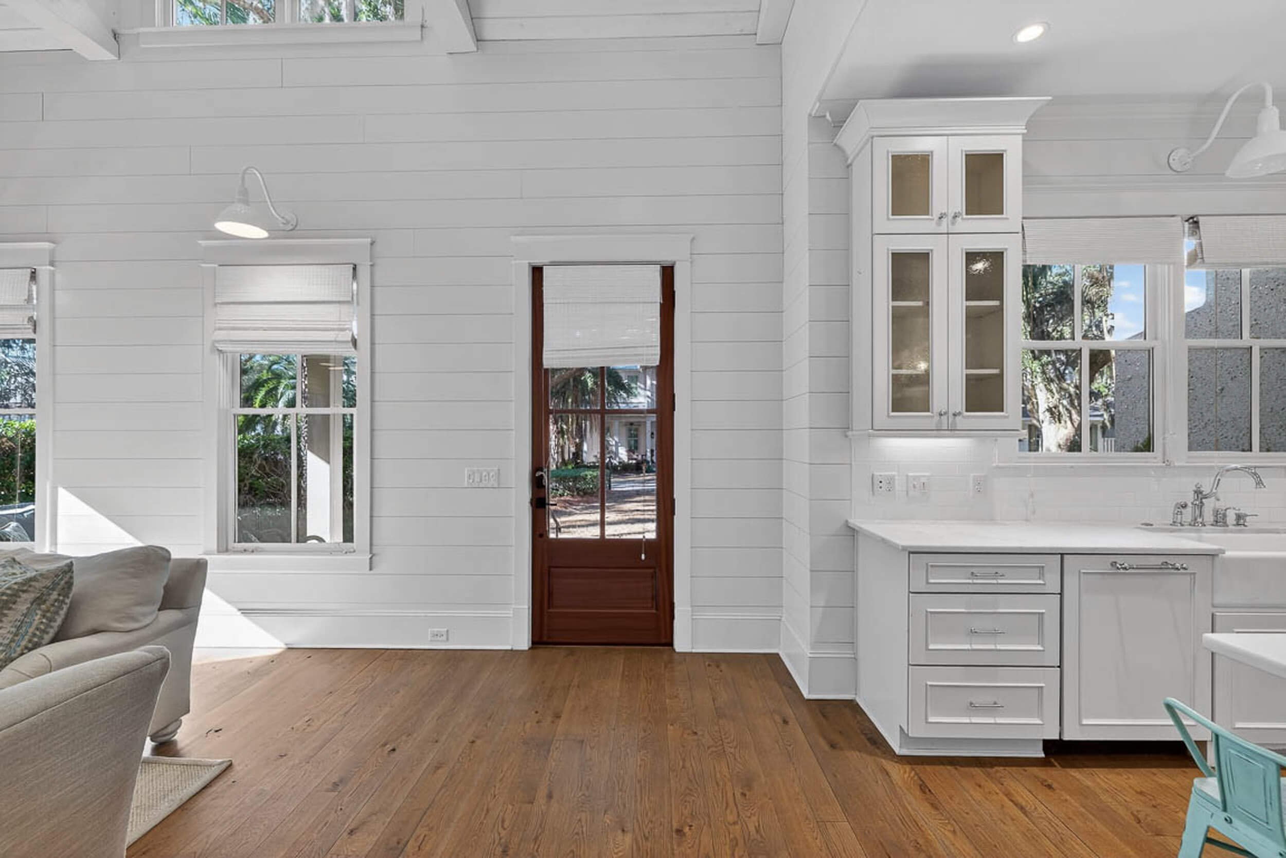 1030-village-oaks-ln-hosted-vacation-rentals-ssi-03.jpg