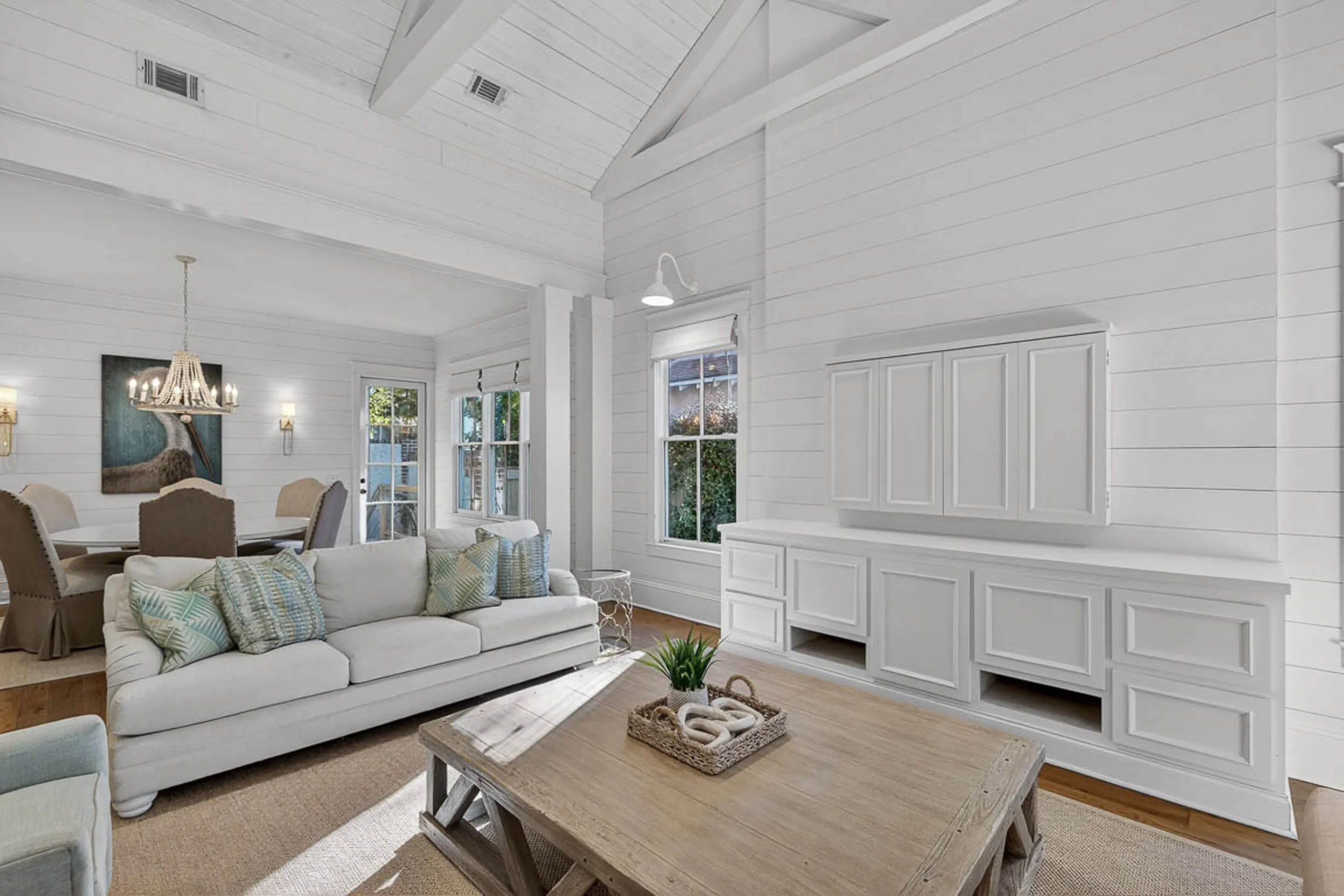 1030-village-oaks-ln-hosted-vacation-rentals-ssi-04.jpg