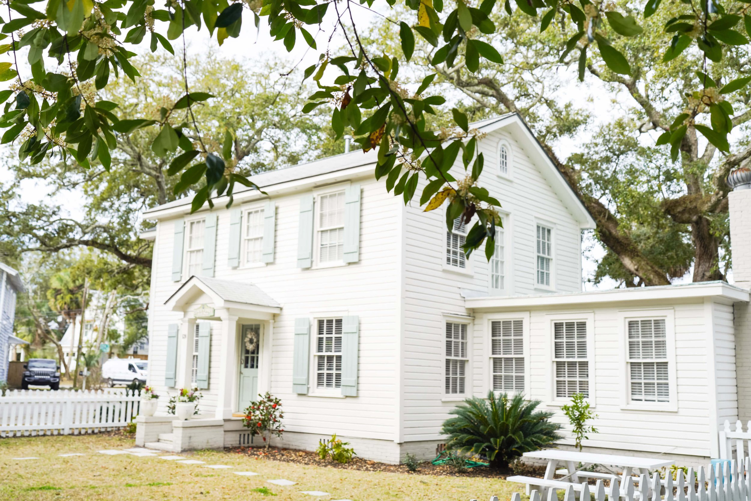 college-street-hosted-vacation-rentals-ssi-66.jpg